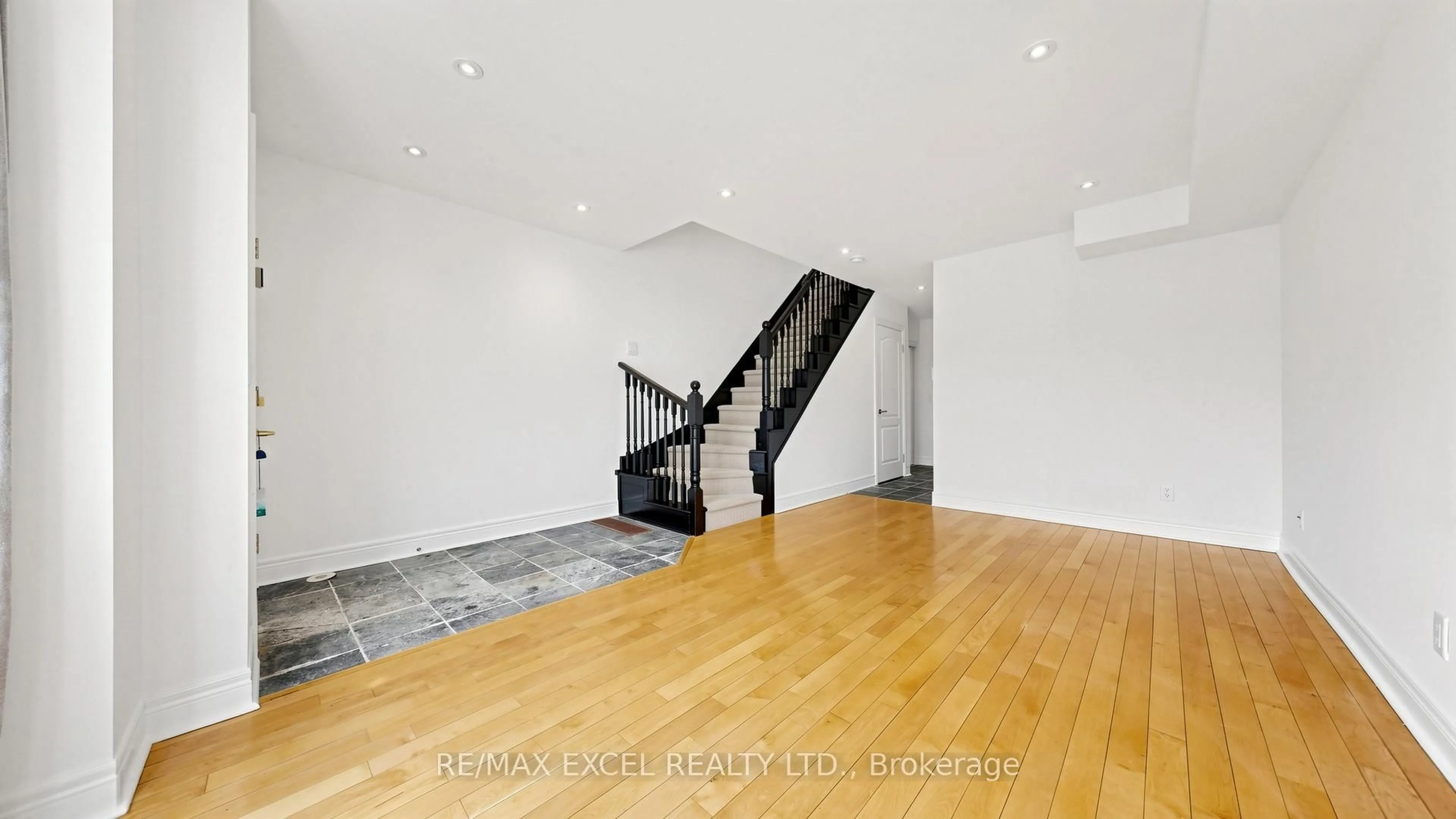 Unknown for 72 Suncrest Blvd, Markham Ontario L3T 7Y1