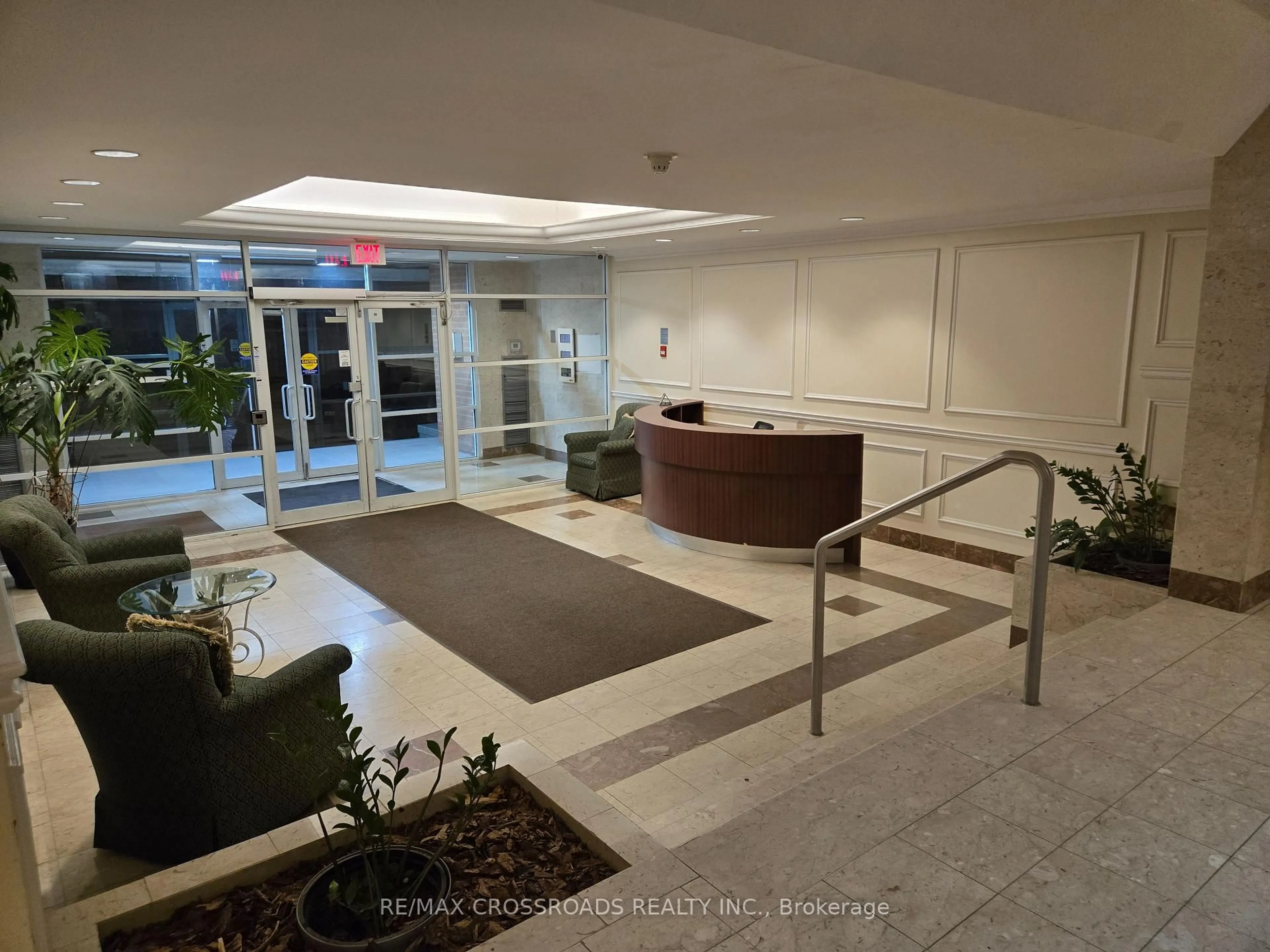 Unknown for 9 Chalmers Rd #PH2, Richmond Hill Ontario L4B 3N3