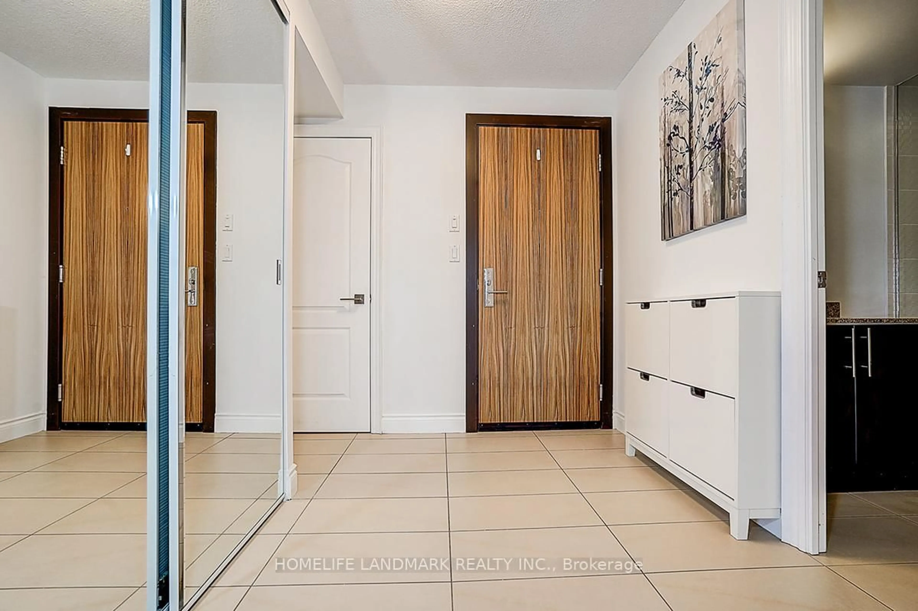 Indoor entryway for 50 Clegg Rd #815, Markham Ontario L6G 0C6
