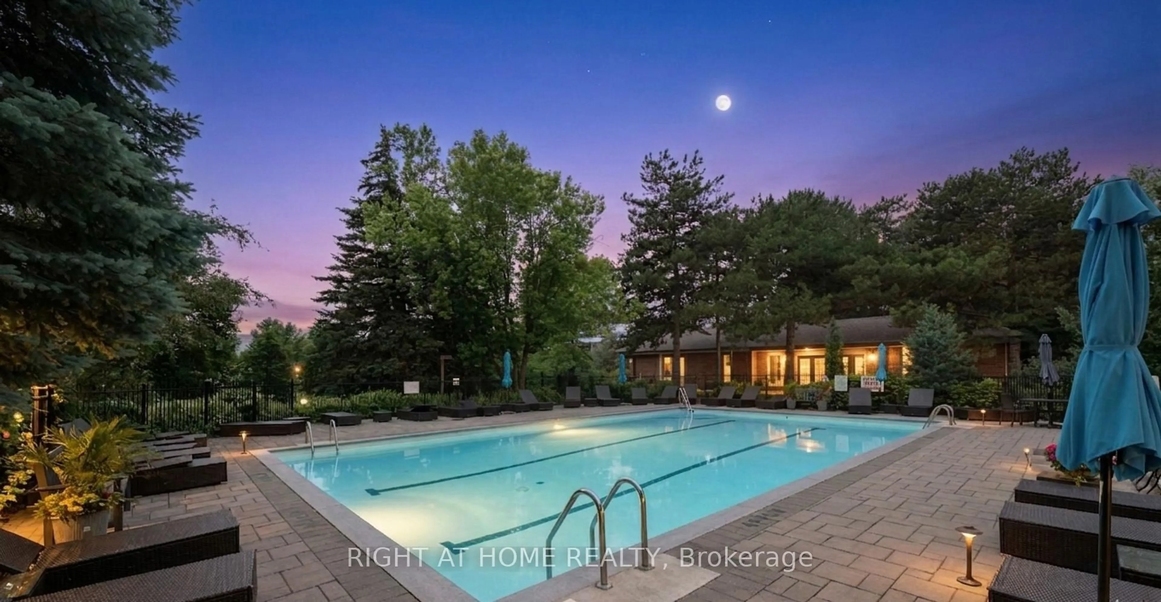 Pool for 70 Baif Blvd #409, Richmond Hill Ontario L4C 5L2