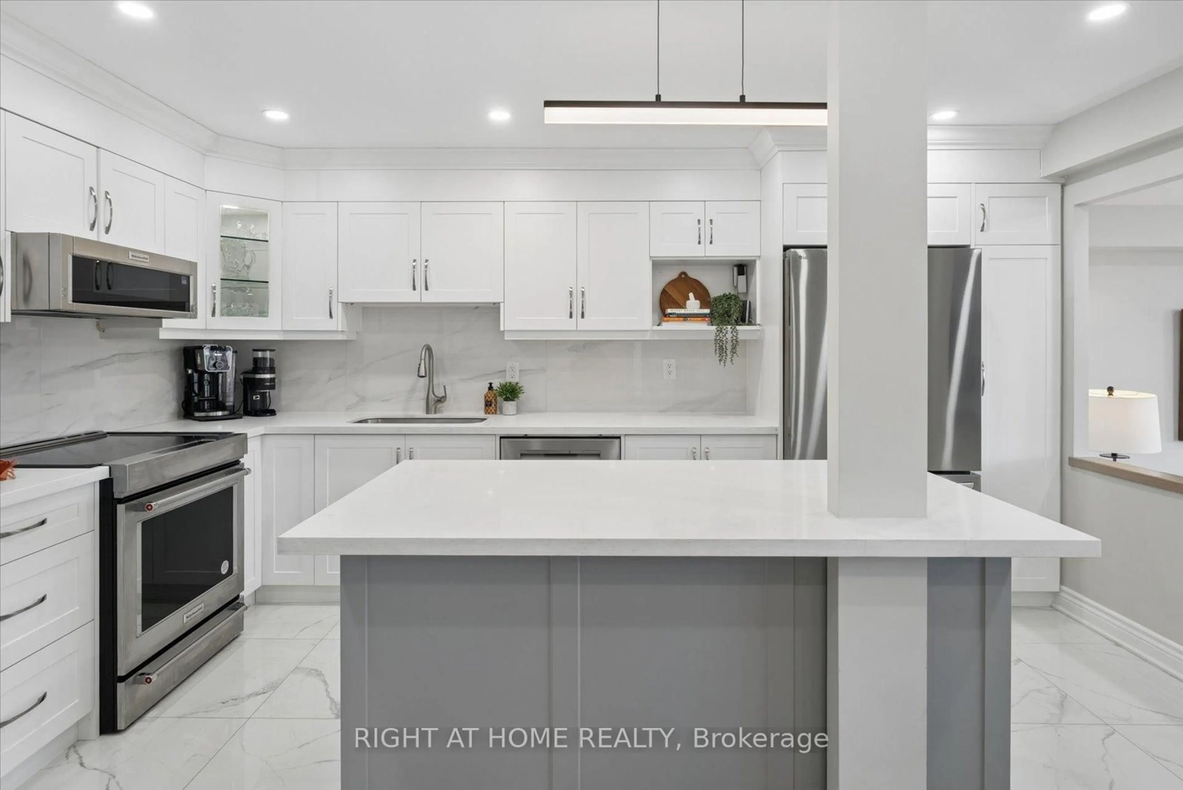 Contemporary kitchen, ceramic/tile floor for 70 Baif Blvd #409, Richmond Hill Ontario L4C 5L2
