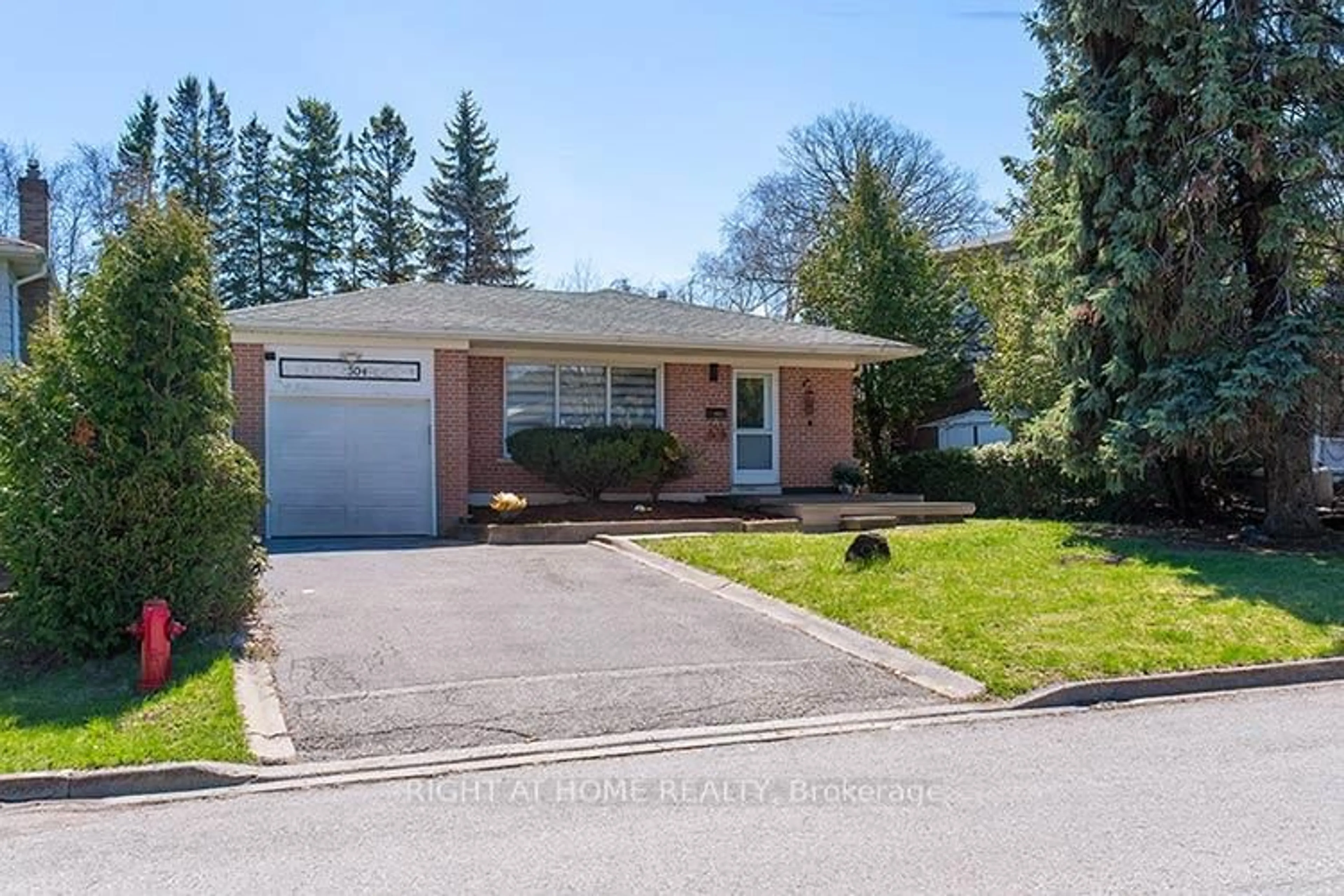 Unknown for 304 Roywood Cres, Newmarket Ontario L4Y 1A5