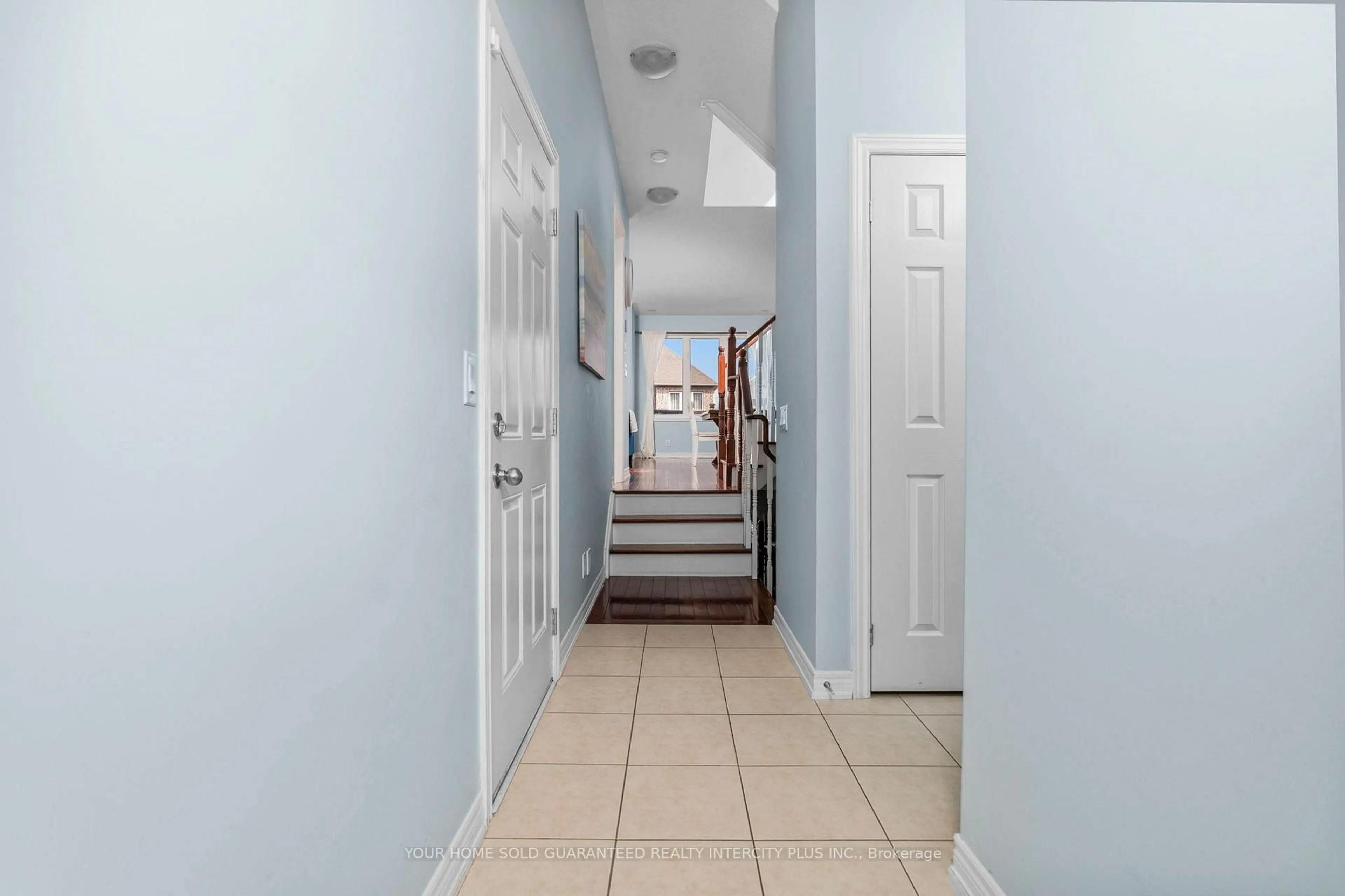 Unknown for 1 Thatcher Cres, East Gwillimbury Ontario L9N 0B9