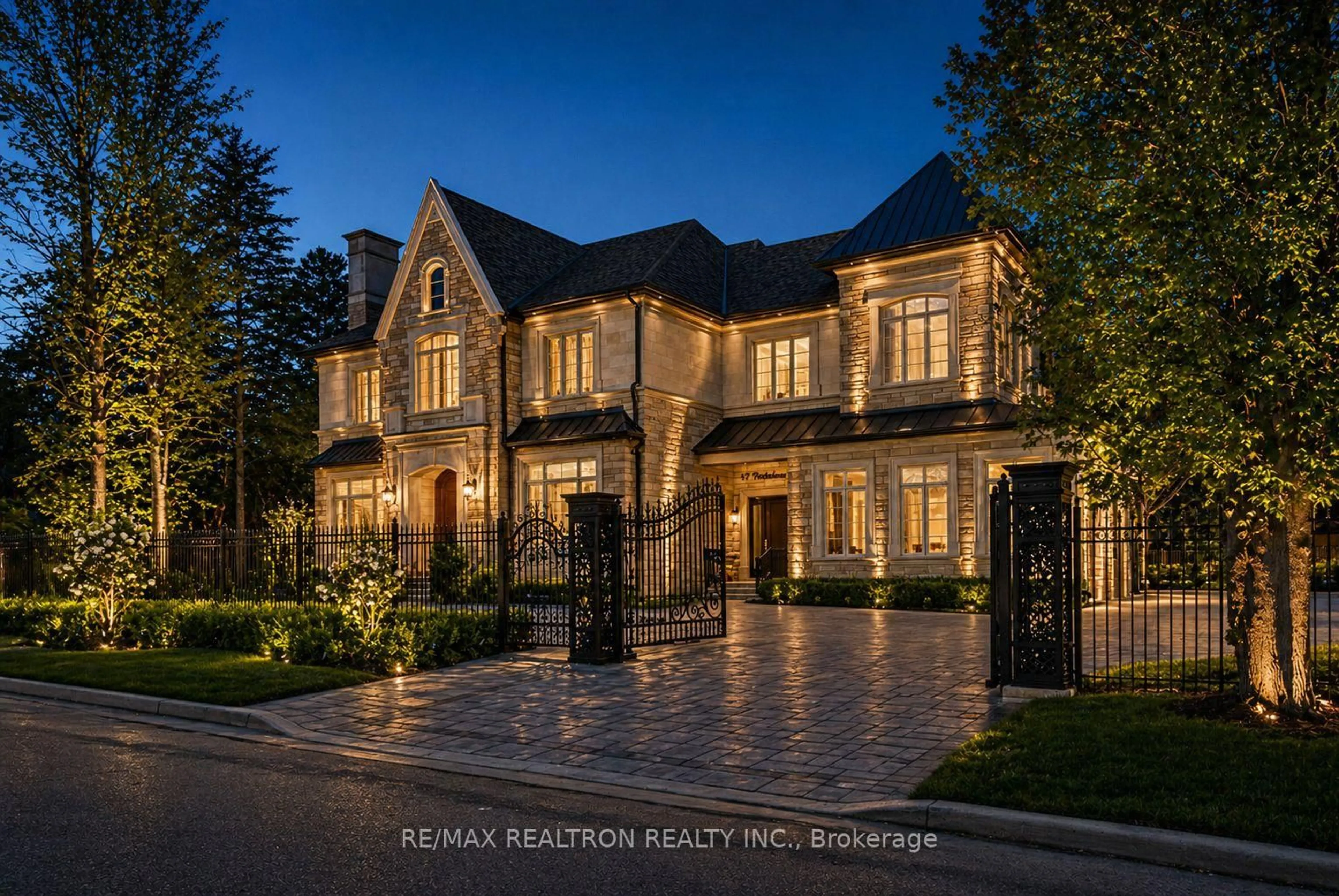 Unknown for 17 Pebblelane Crt, Richmond Hill Ontario L4C 6X2