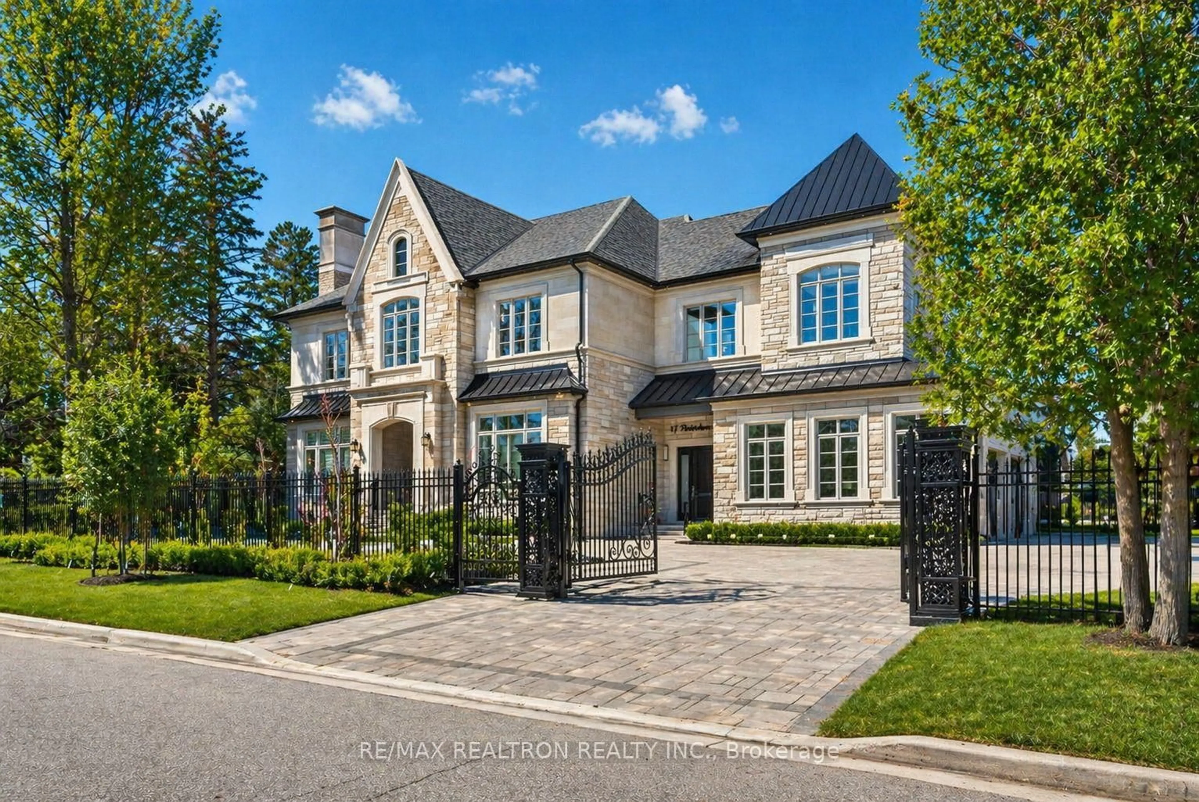 Home with brick exterior material, street for 17 Pebblelane Crt, Richmond Hill Ontario L4C 6X2