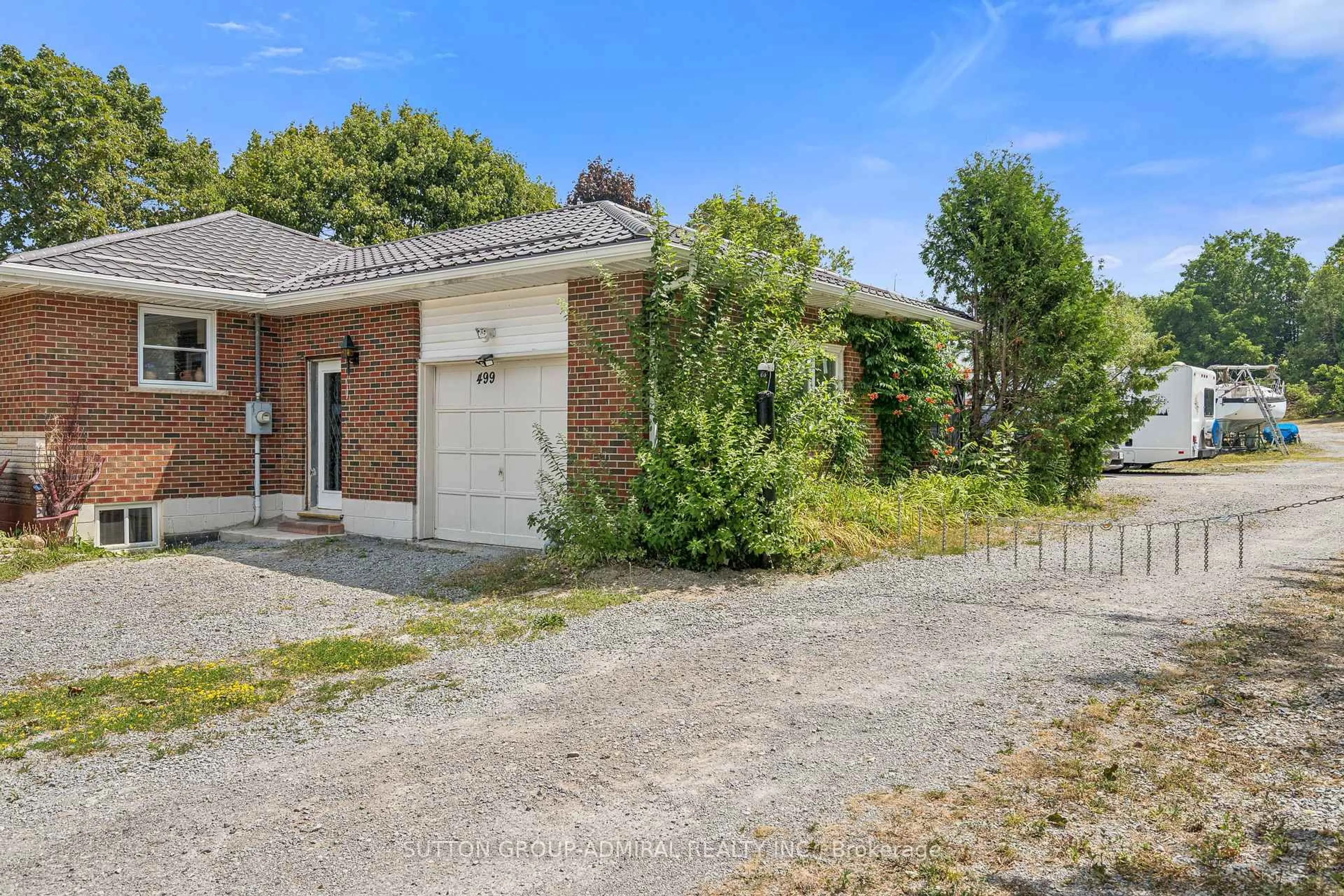 A pic from outside/outdoor area/front of a property/back of a property/a pic from drone, street for 499 York St, Brock Ontario L0K 1A0