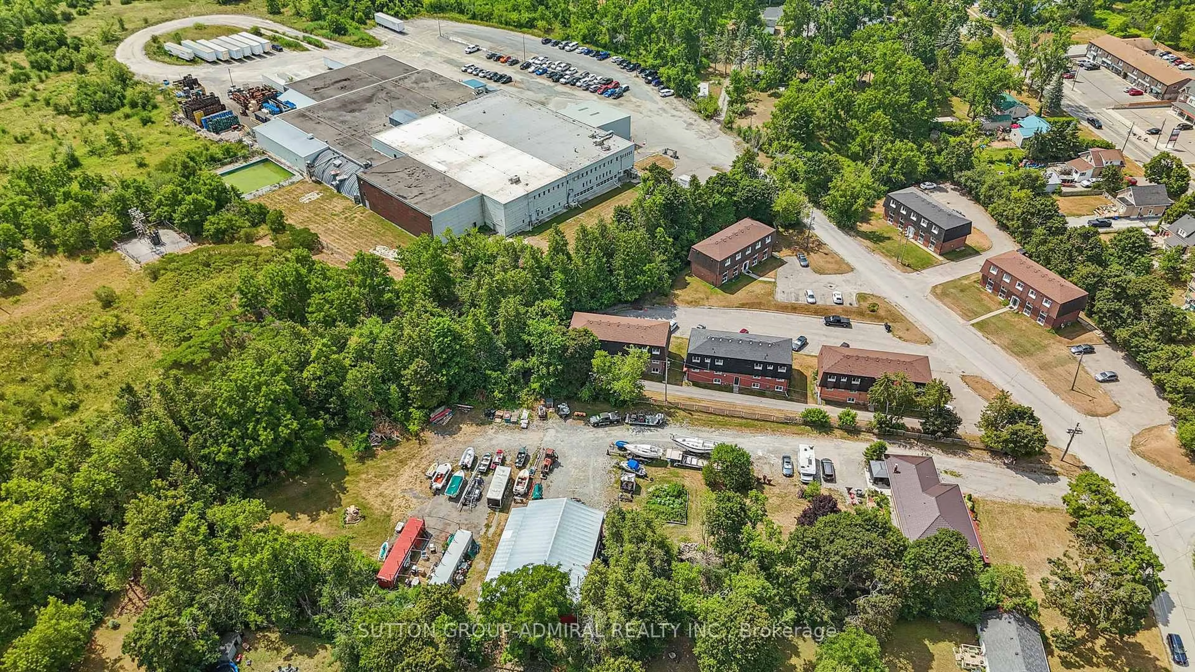 A pic from outside/outdoor area/front of a property/back of a property/a pic from drone, building for 499 York St, Brock Ontario L0K 1A0