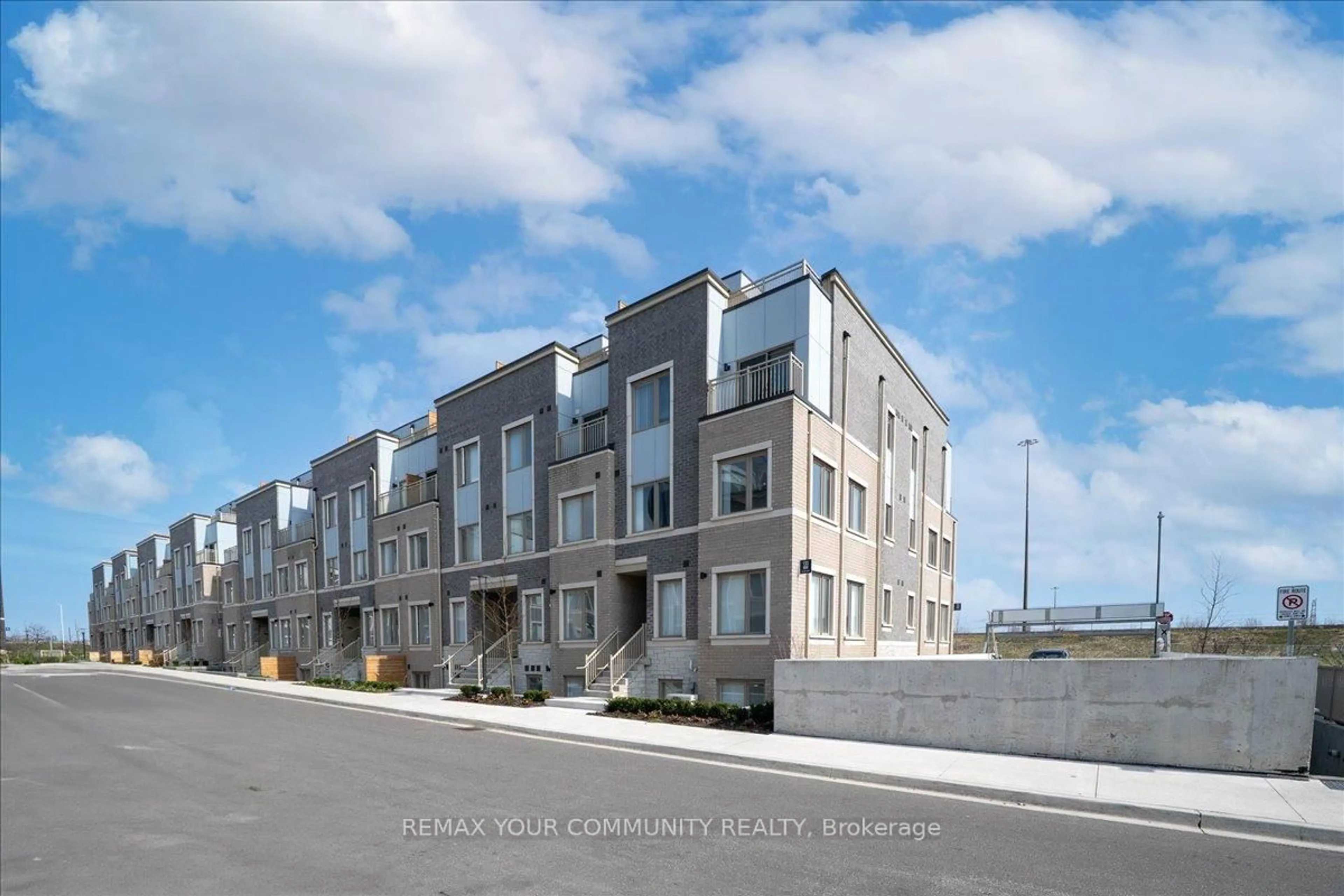 Unknown for 130 HONEYCRISP Cres #311, Vaughan Ontario L4K 0N7