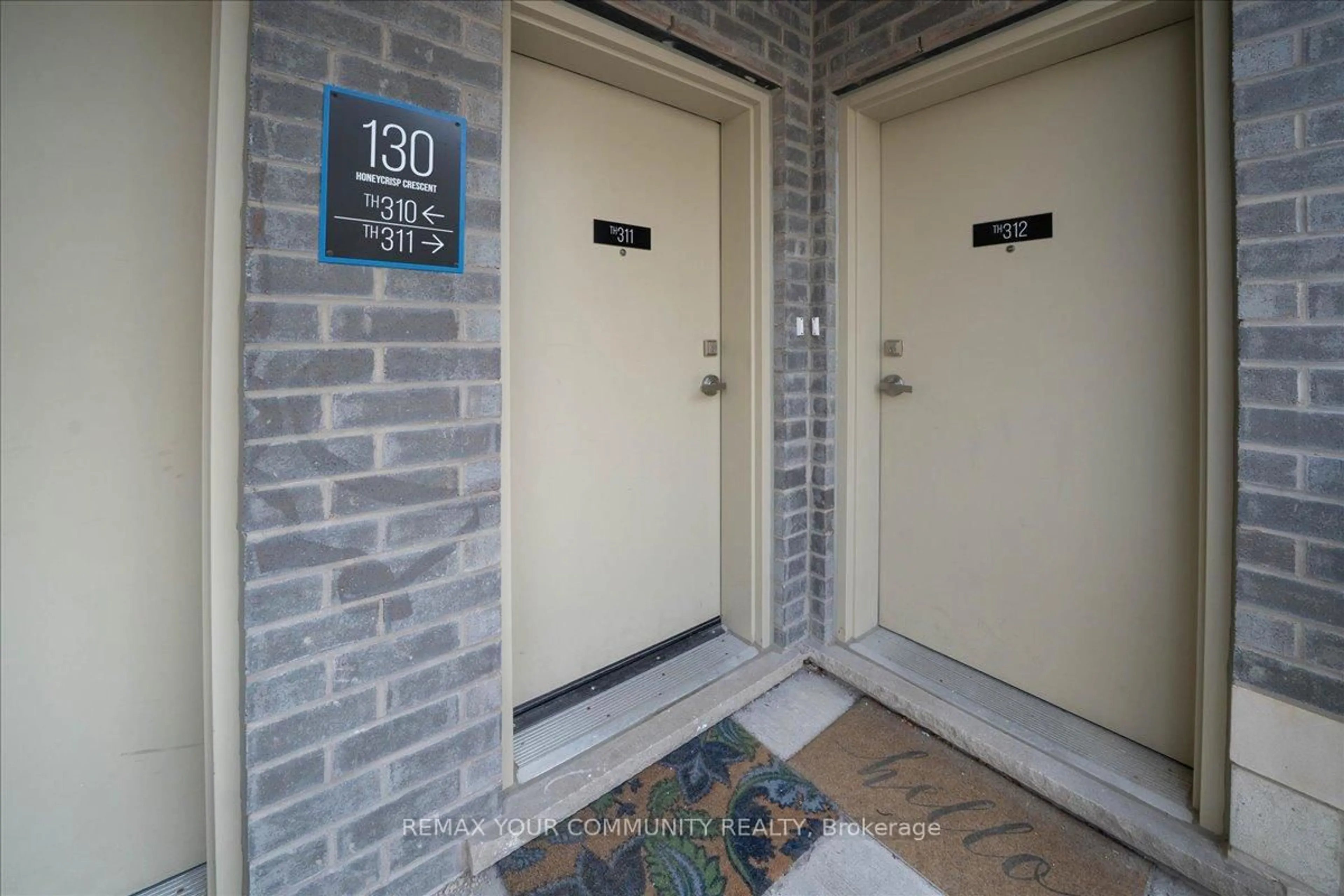 Indoor entryway for 130 HONEYCRISP Cres #311, Vaughan Ontario L4K 0N7