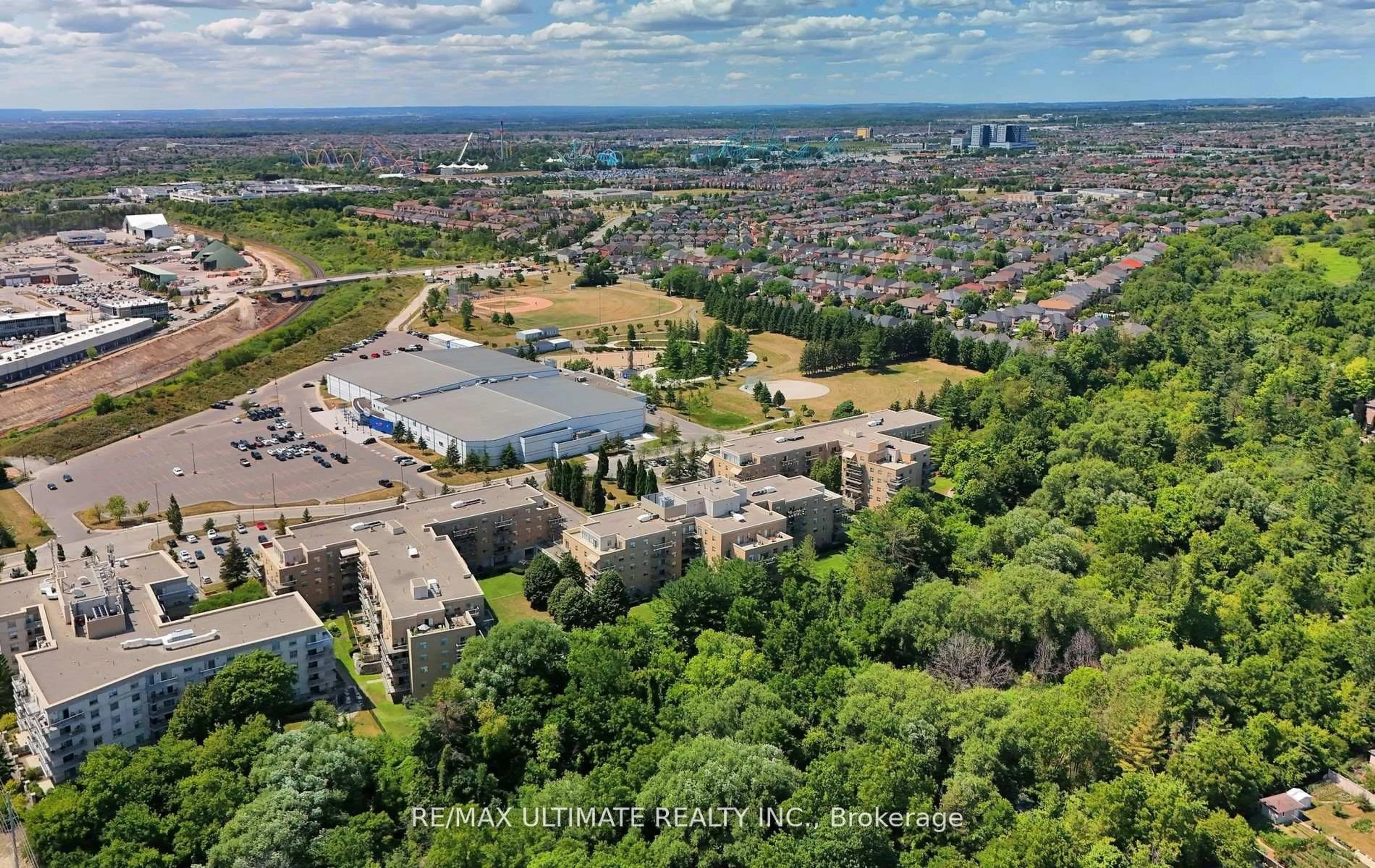 A pic from outside/outdoor area/front of a property/back of a property/a pic from drone, city buildings view from balcony for 2500 Rutherford Rd #307, Vaughan Ontario L4K 5N7