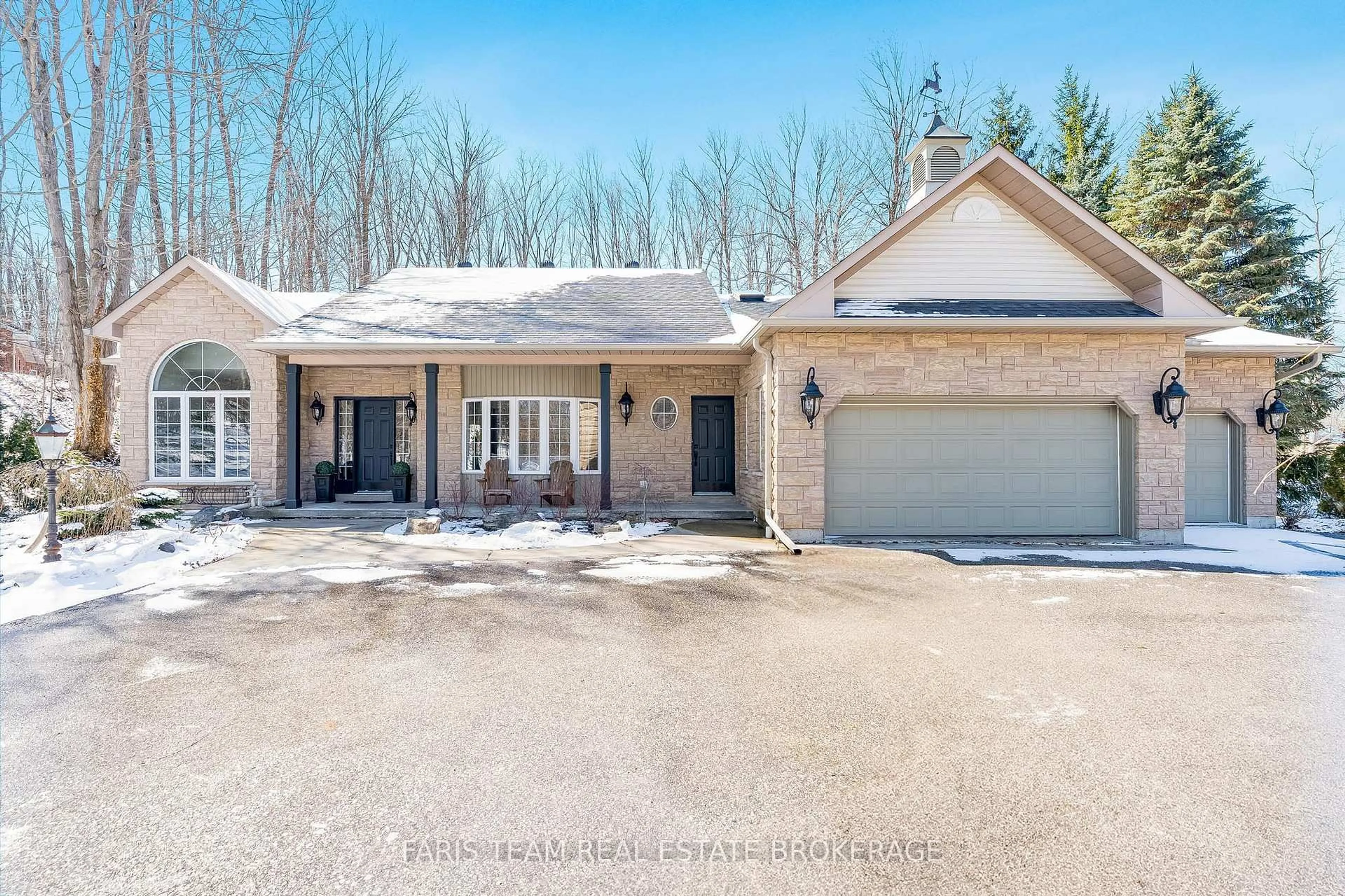 Unknown for 1986 Forest Valley Dr, Innisfil Ontario L9S 4A5