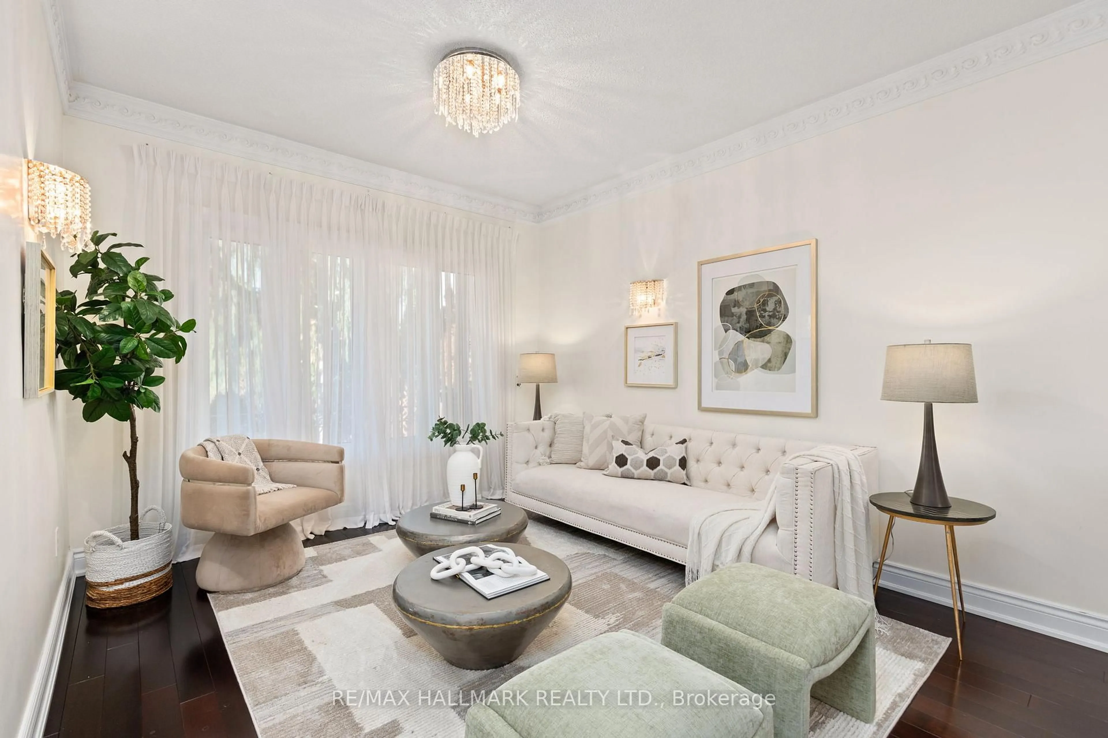 Living room with furniture, unknown for 39 Fairmont Ave, Vaughan Ontario L6A 2P1