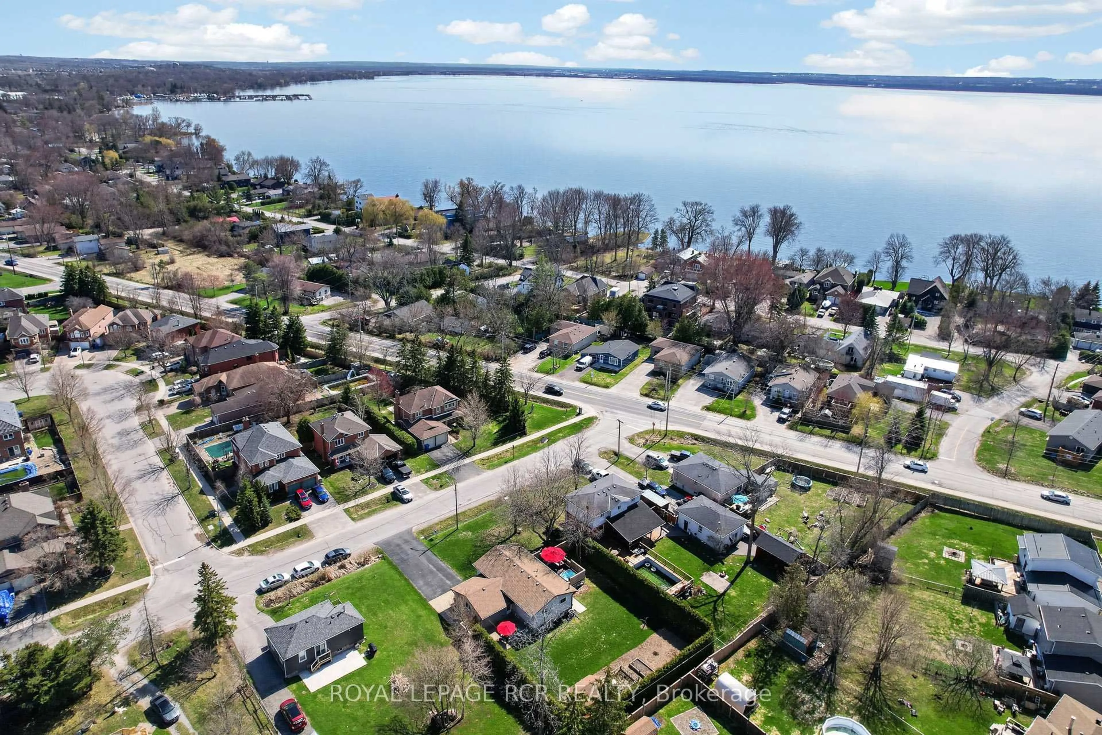 A pic from outside/outdoor area/front of a property/back of a property/a pic from drone, water/lake/river/ocean view for 190 Parkview Rd, Georgina Ontario L4P 2J7