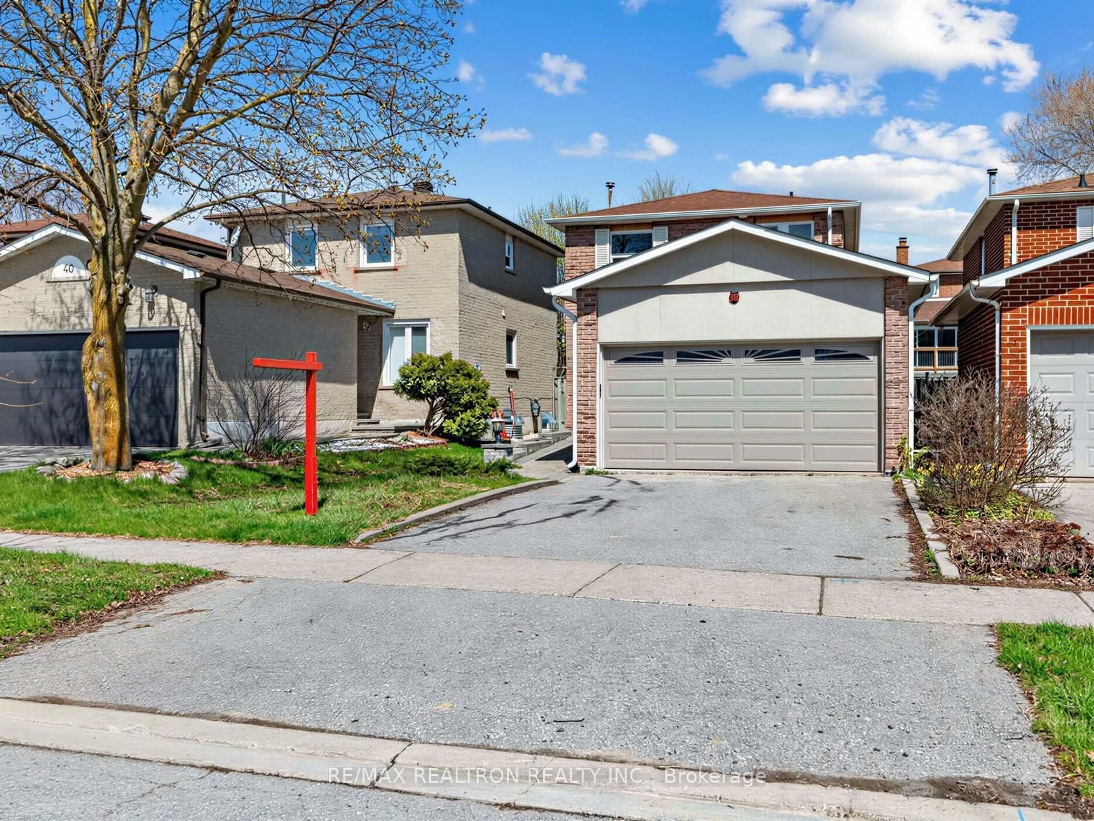 Unknown for 38 Gray Cres, Richmond Hill Ontario L4C 5V5