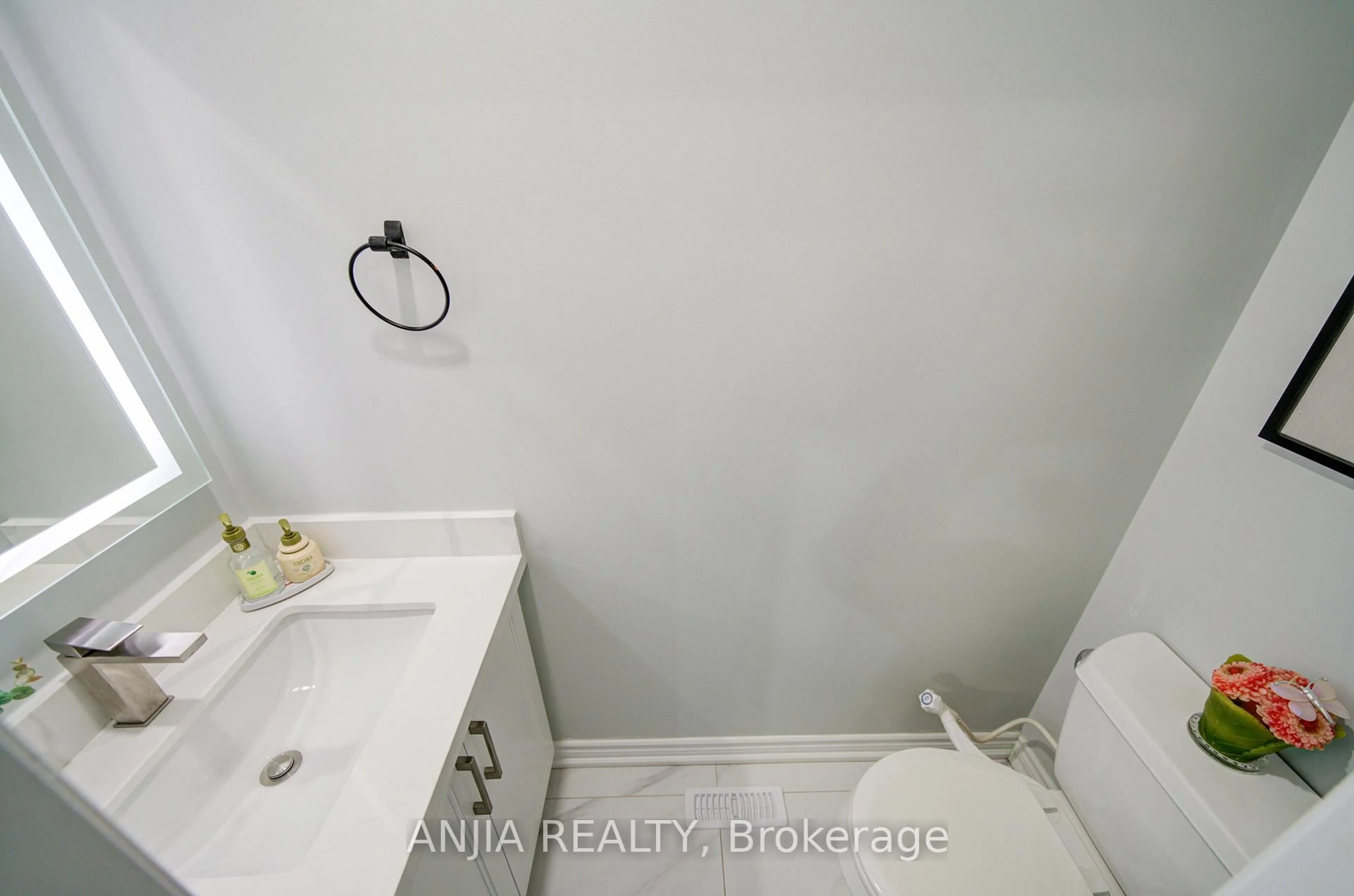 A pic of a room for 83 McClintock Cres, Vaughan Ontario L4J 2S8