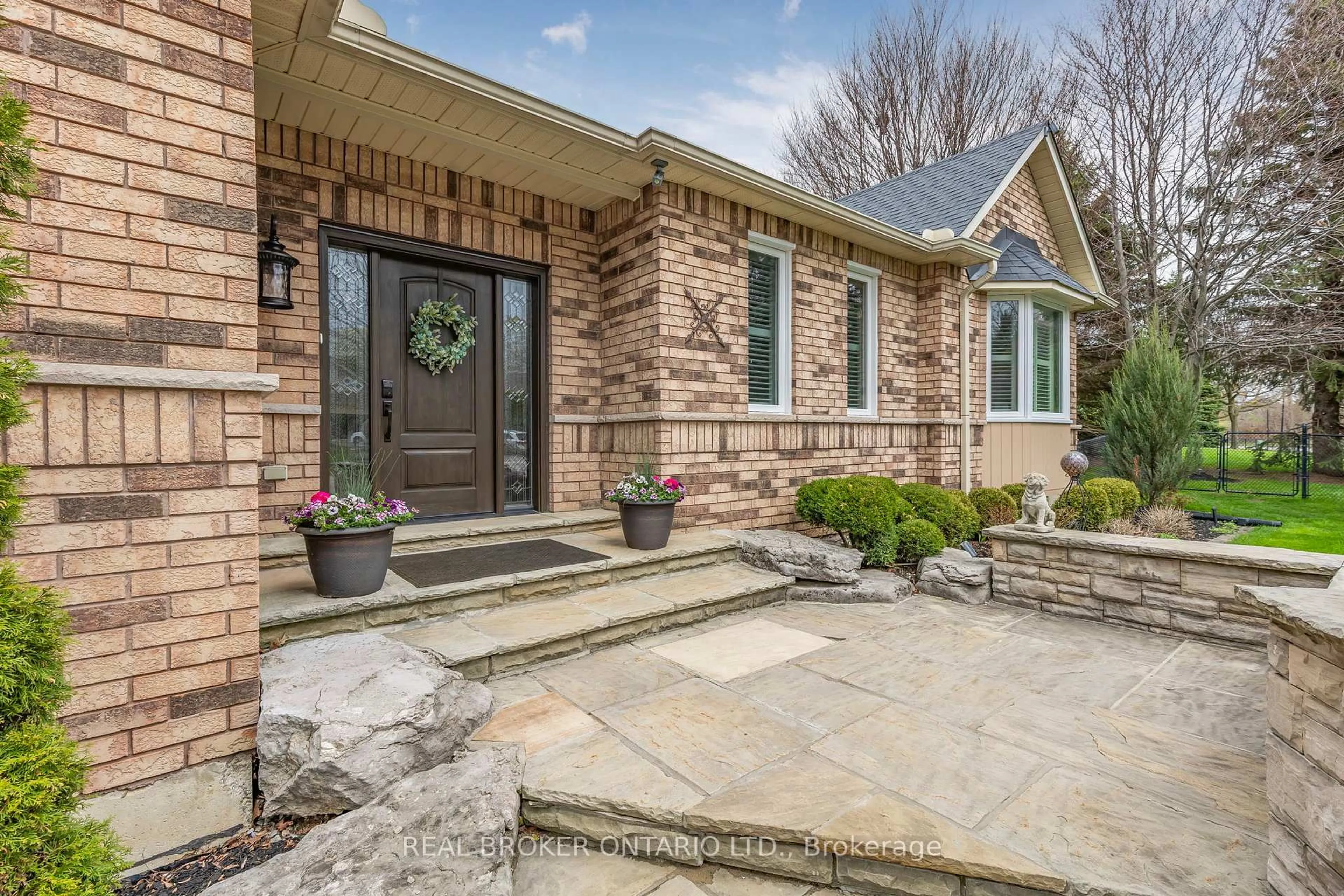 Home with brick exterior material, street for 100 Colonel Wayling Blvd, East Gwillimbury Ontario L0G 1V0