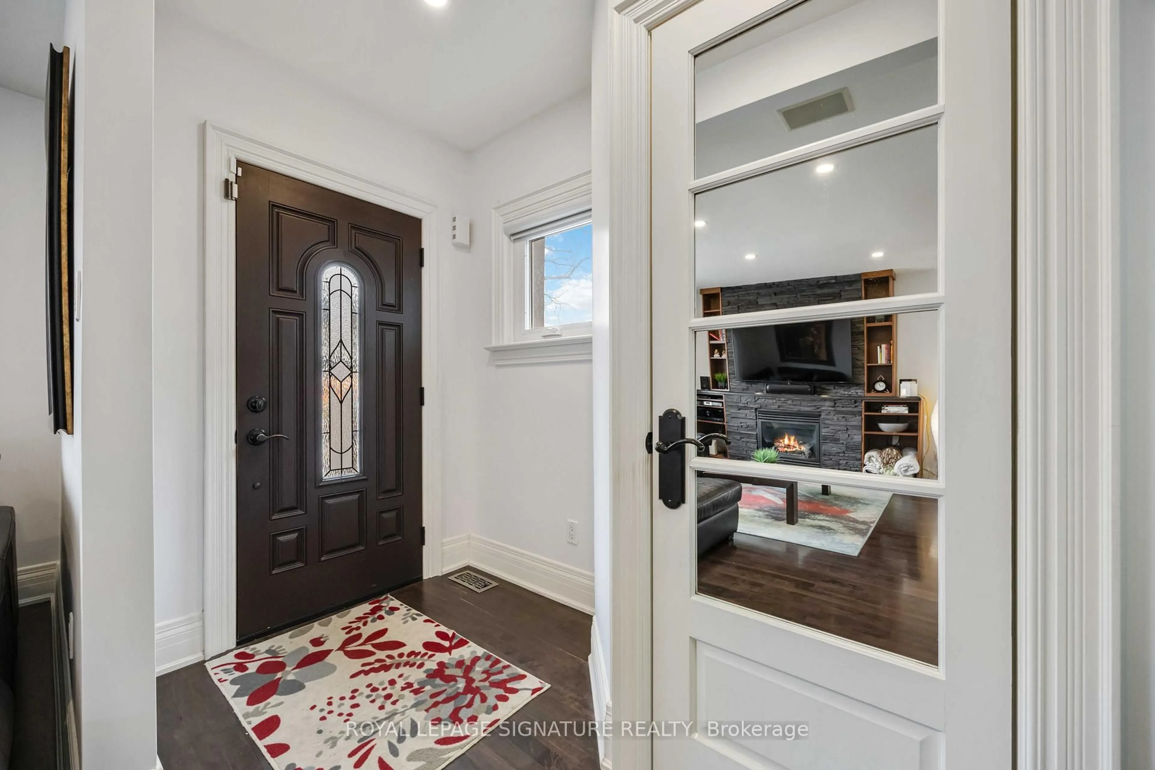 Indoor entryway for 35 Rainbow Dr, Vaughan Ontario L4L 2K3