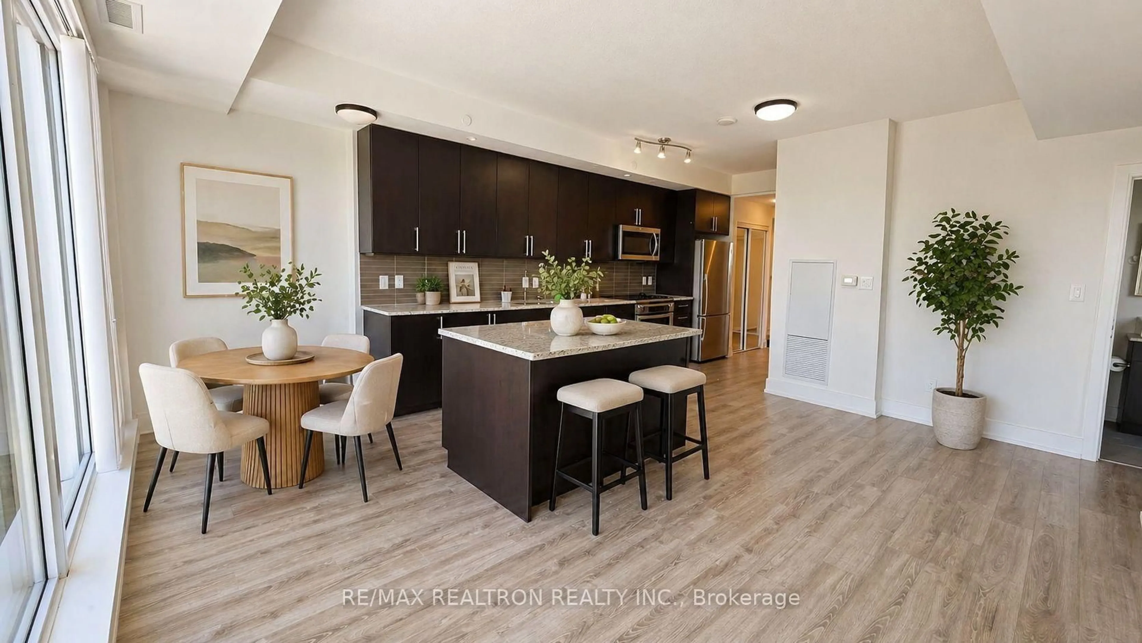 Open concept kitchen, unknown for 9608 Yonge St #606, Richmond Hill Ontario L4C 0X4