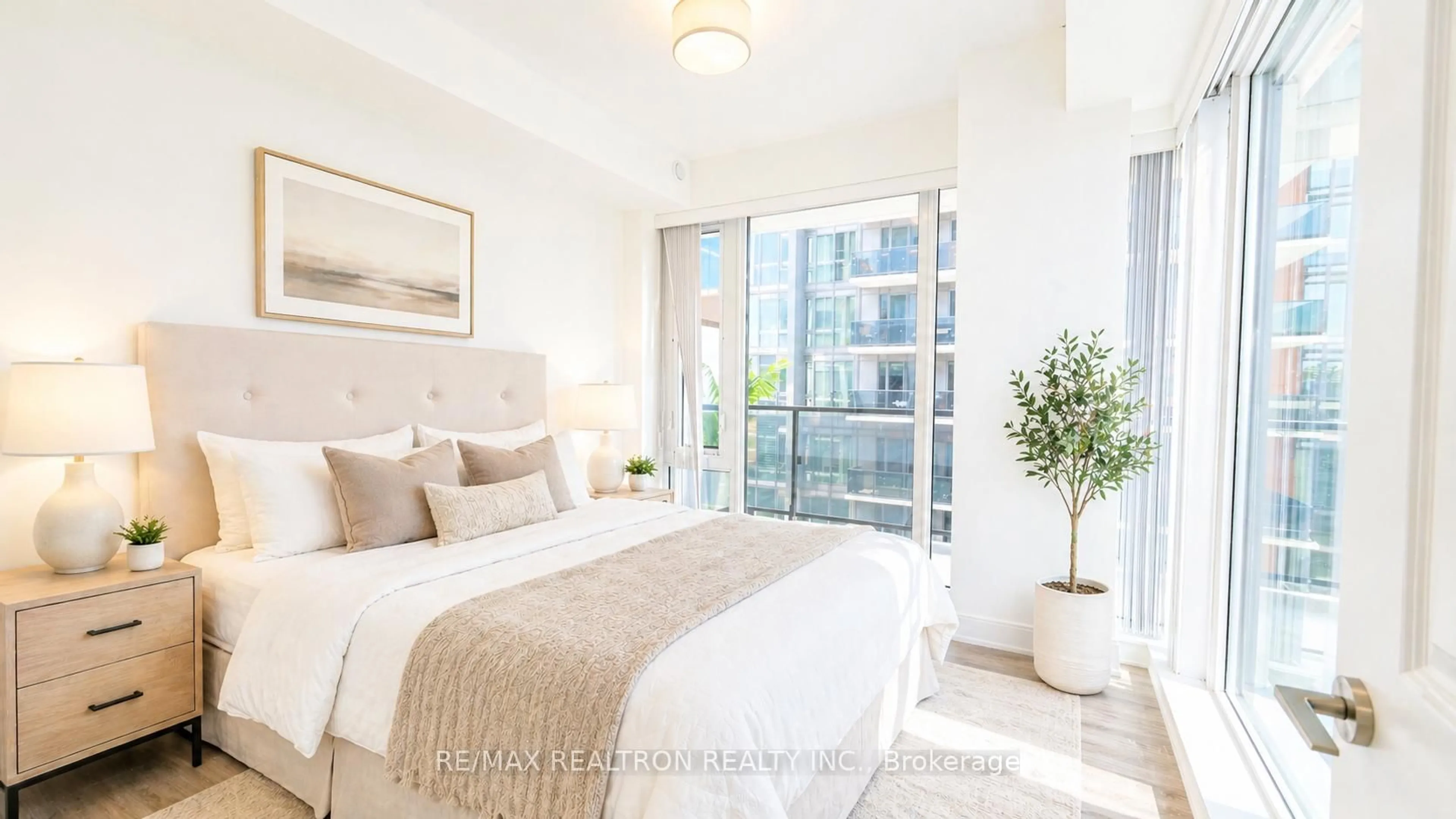 Bedroom with bed, unknown for 9608 Yonge St #606, Richmond Hill Ontario L4C 0X4