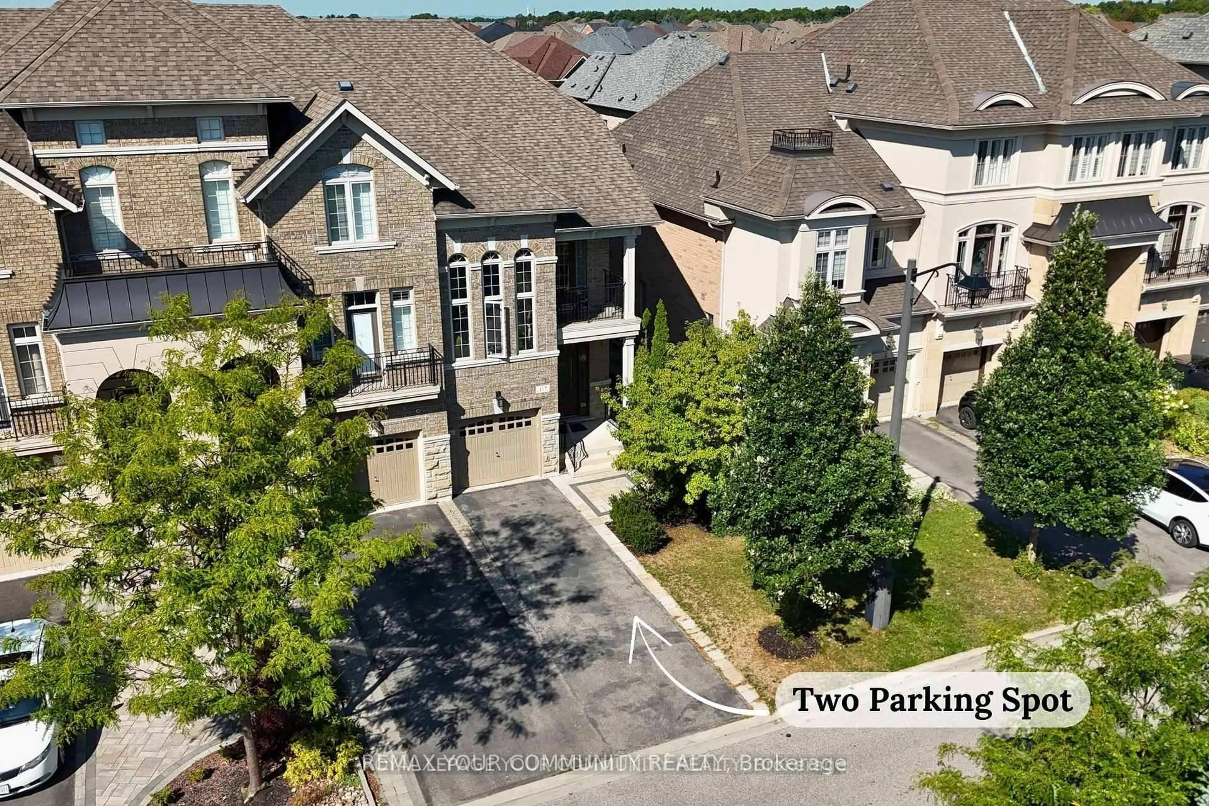 A pic from outside/outdoor area/front of a property/back of a property/a pic from drone, unknown for 117 Hansard Dr, Vaughan Ontario L4H 0V8