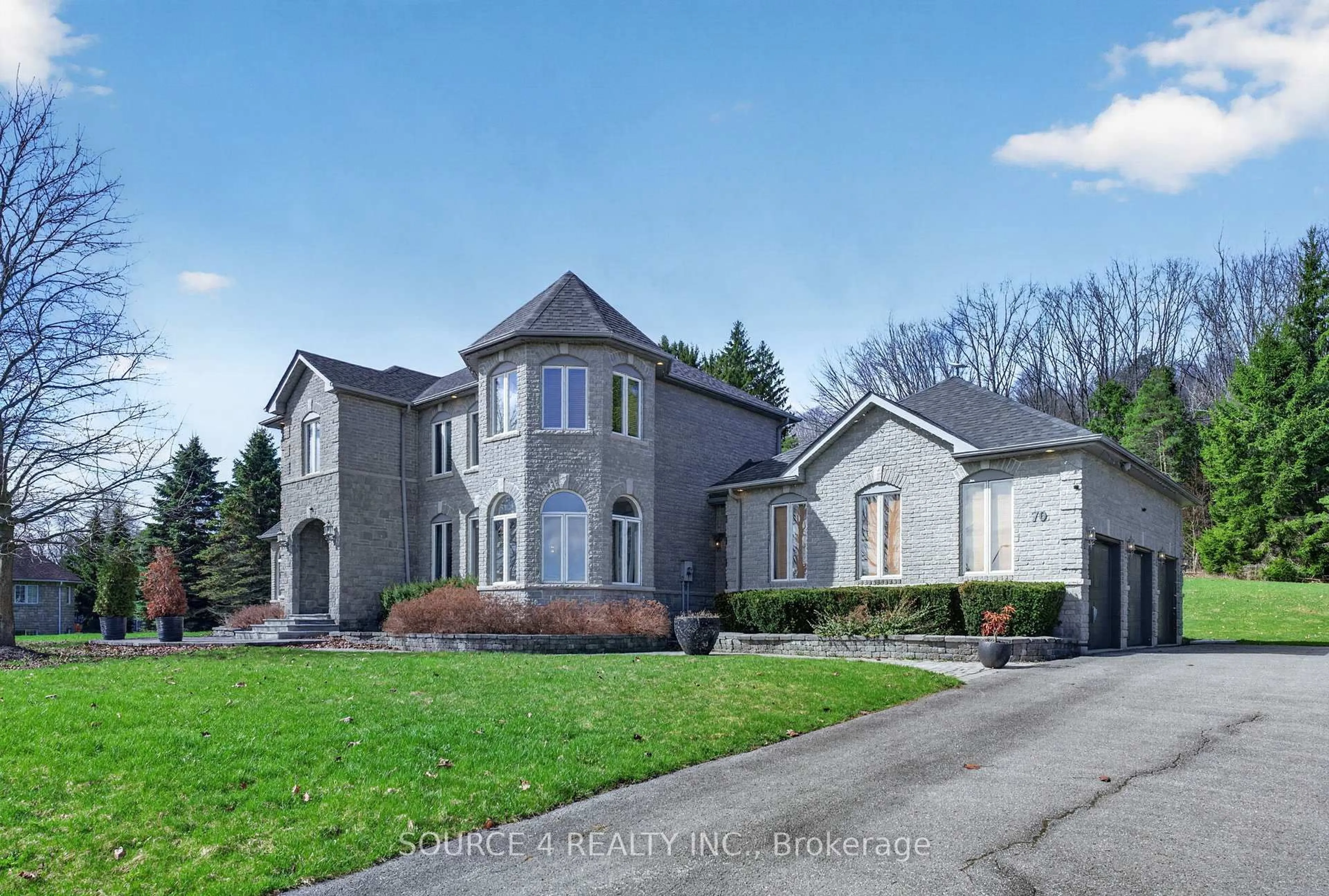 Home with brick exterior material, street for 70 Kilkenny Tr, Bradford West Gwillimbury Ontario L3Z 3C5