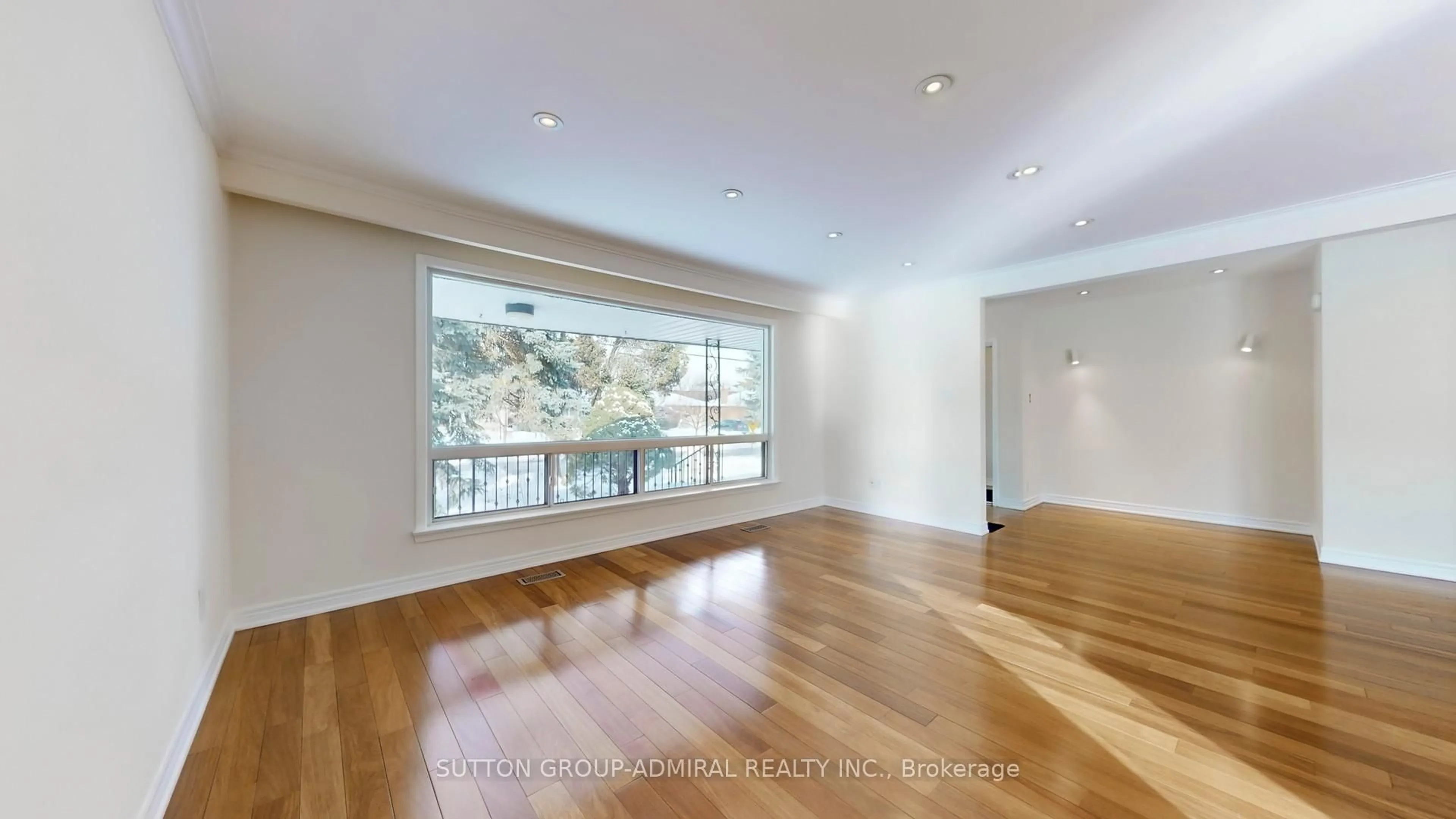 Unknown for 129 Crestwood Rd, Vaughan Ontario L4J 1A7