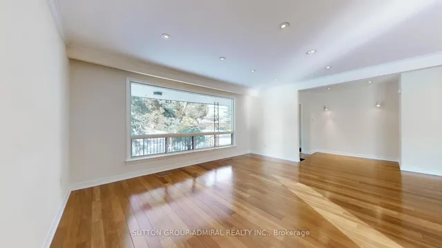 129 Crestwood Rd, Vaughan 3