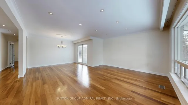 129 Crestwood Rd, Vaughan 5