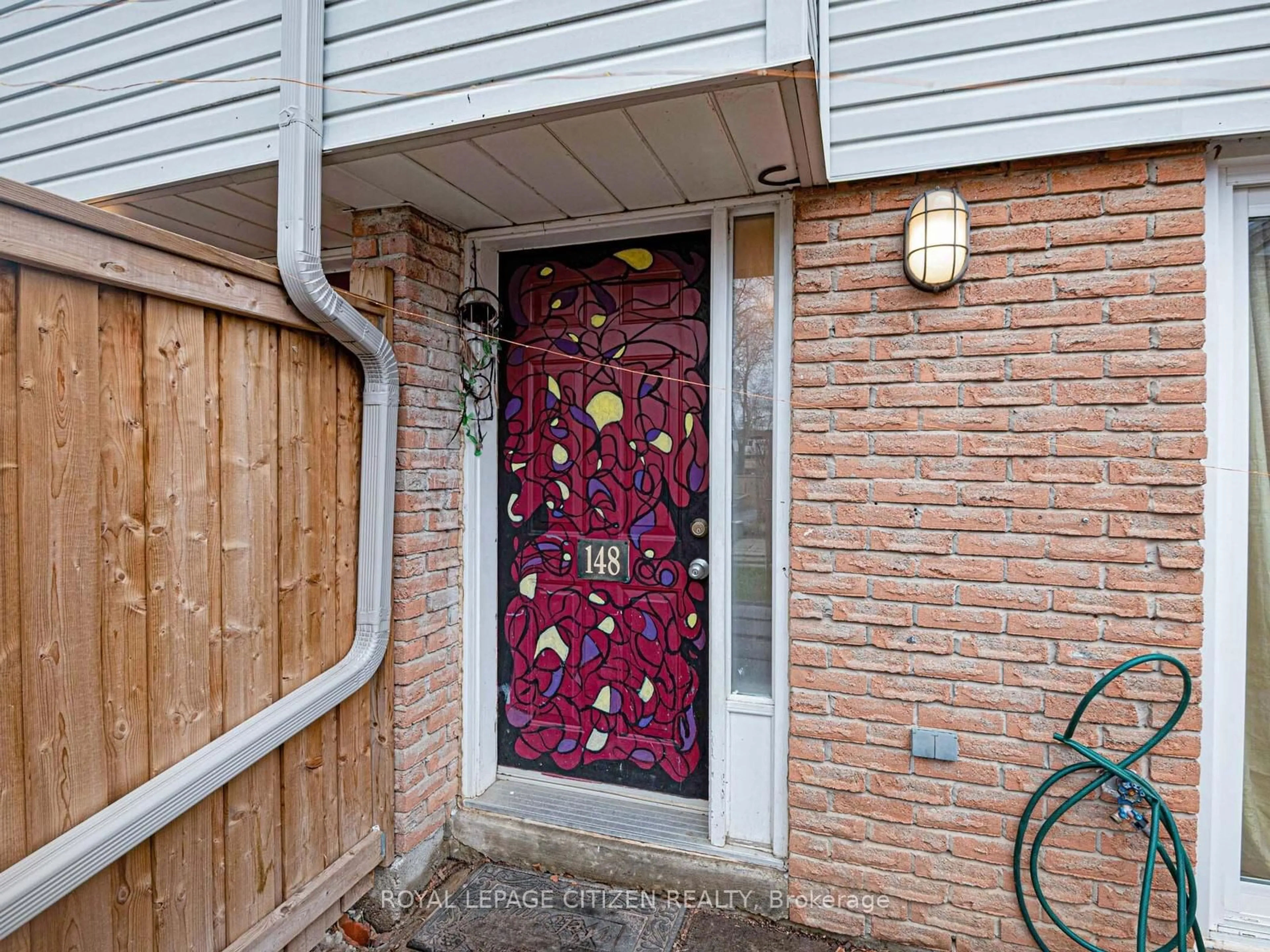 Indoor entryway for 148 Milestone Cres, Aurora Ontario L4G 3M2