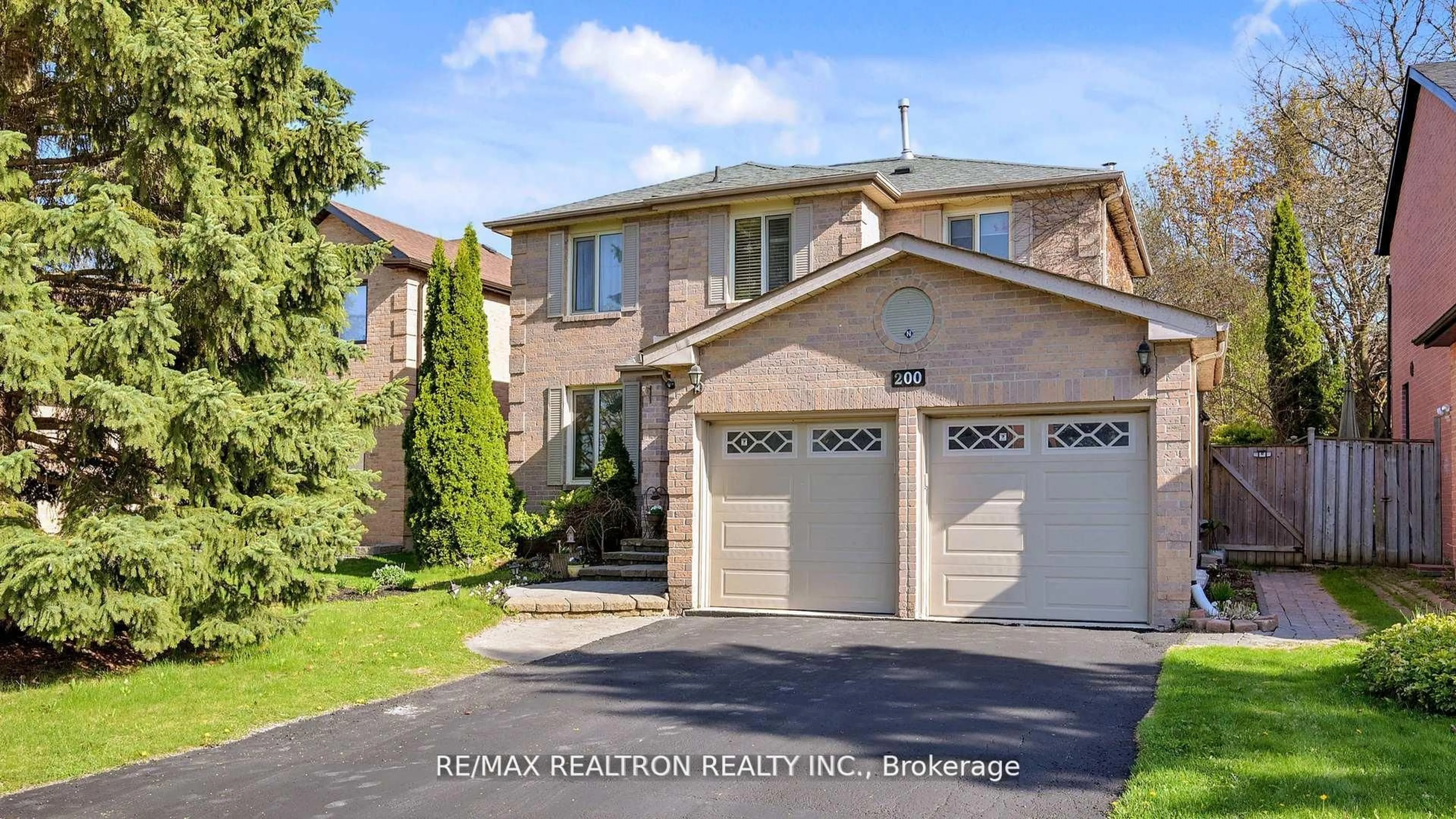 Home with brick exterior material, street for 200 Mccaffrey Rd, Newmarket Ontario L3X 1J9