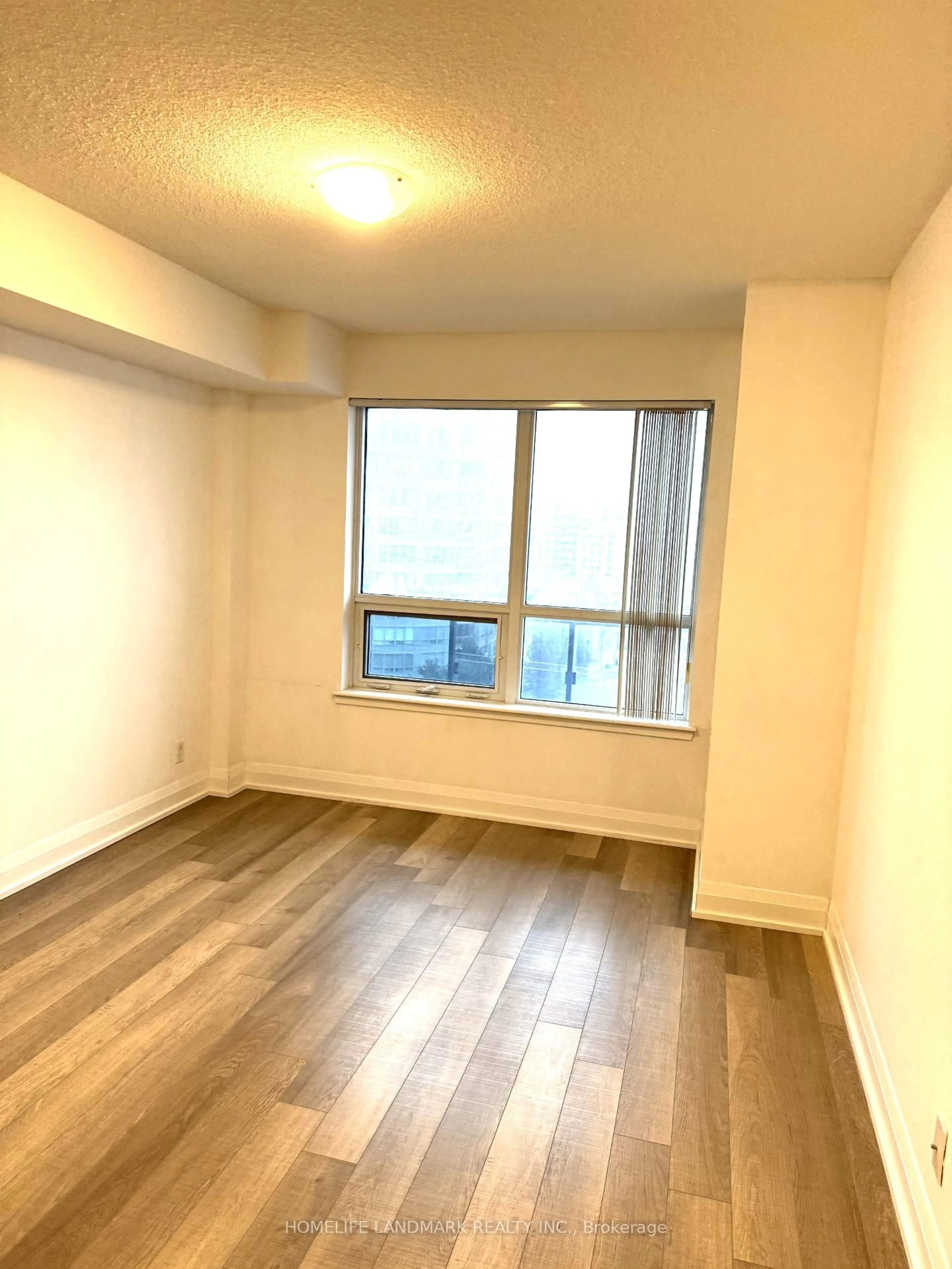 A pic of a room for 372 Highway 7 East Rd #803, Richmond Hill Ontario L4B 0C6