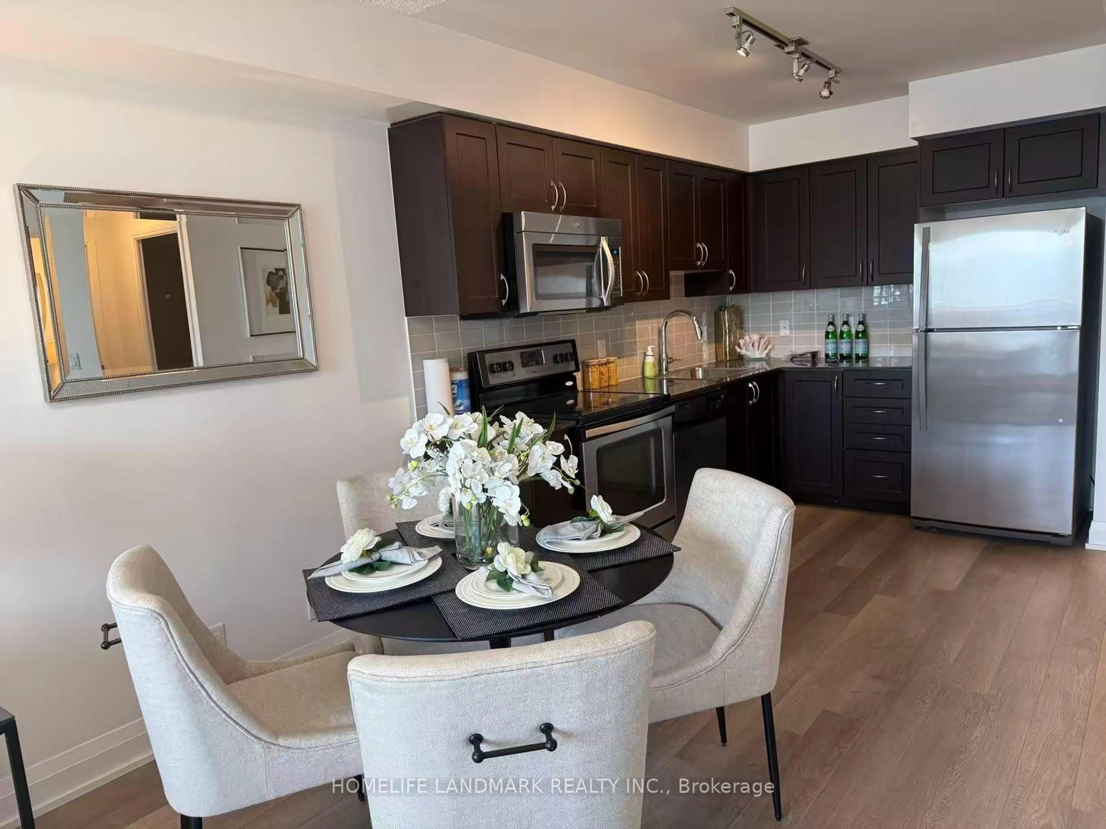Open concept kitchen, wood/laminate floor for 372 Highway 7 East Rd #803, Richmond Hill Ontario L4B 0C6