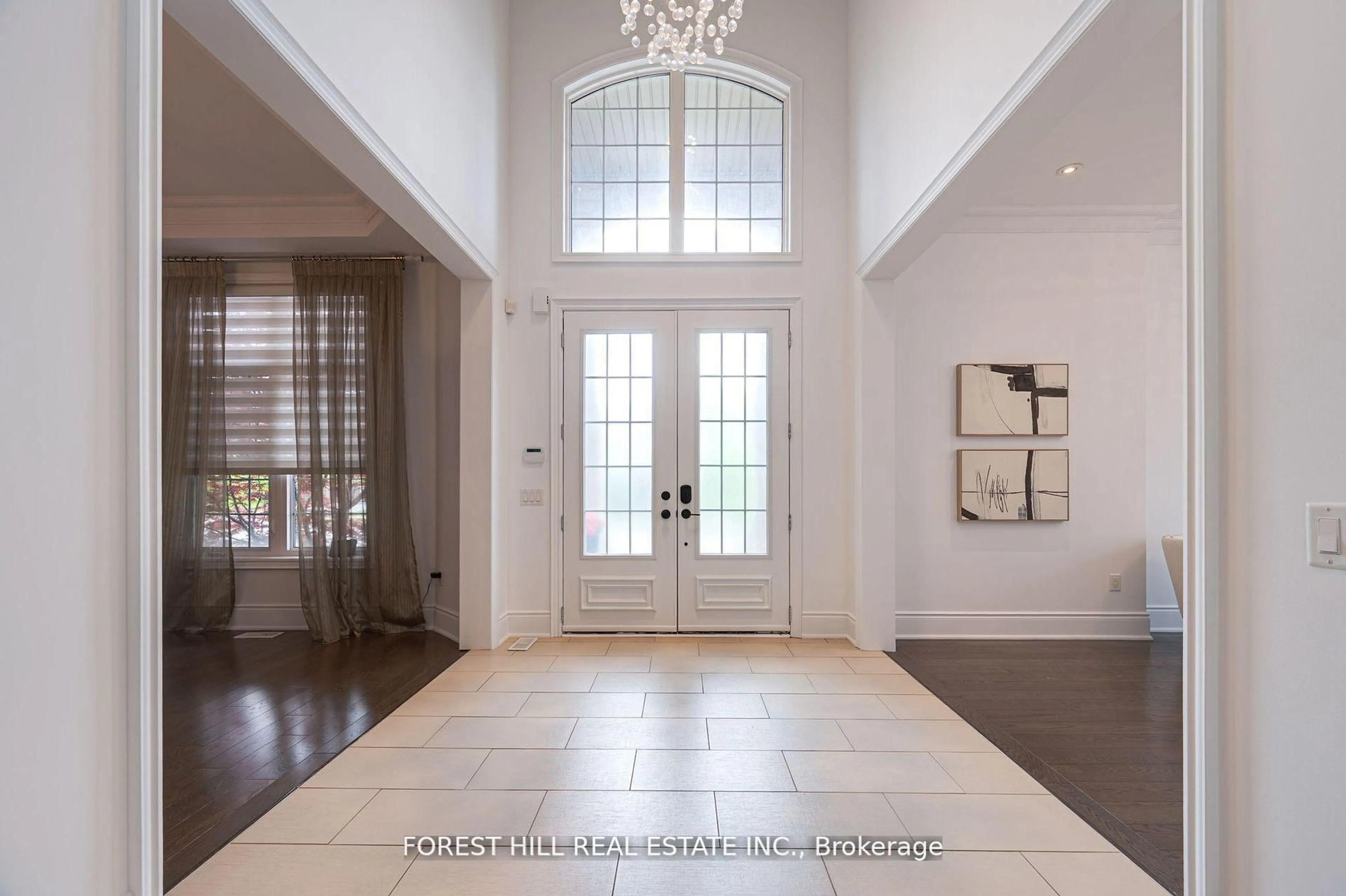 Indoor entryway for 101 Glenheron Cres, Vaughan Ontario L6A 1W7