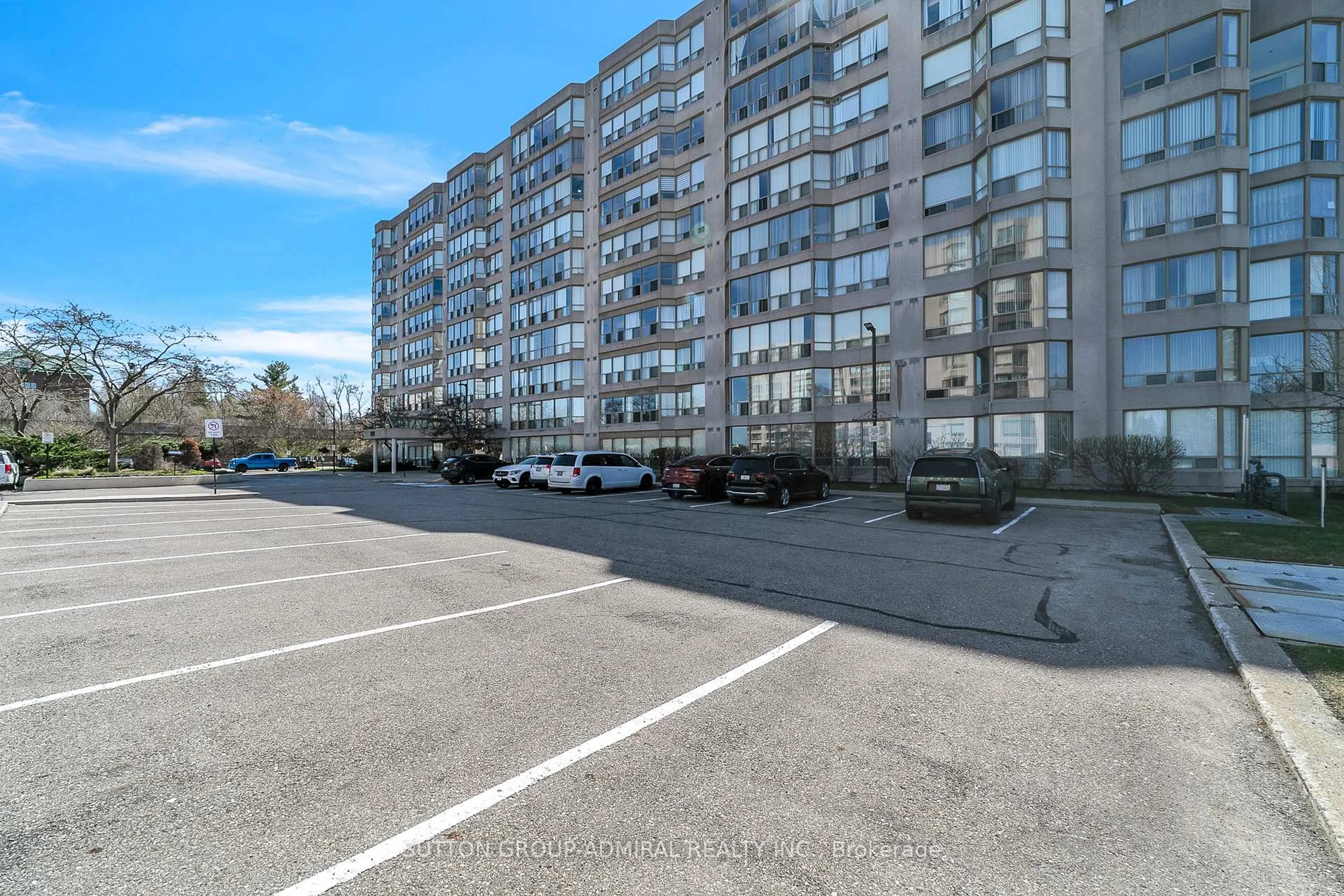 Parking for 175 Cedar Ave #812, Richmond Hill Ontario L4C 9V3