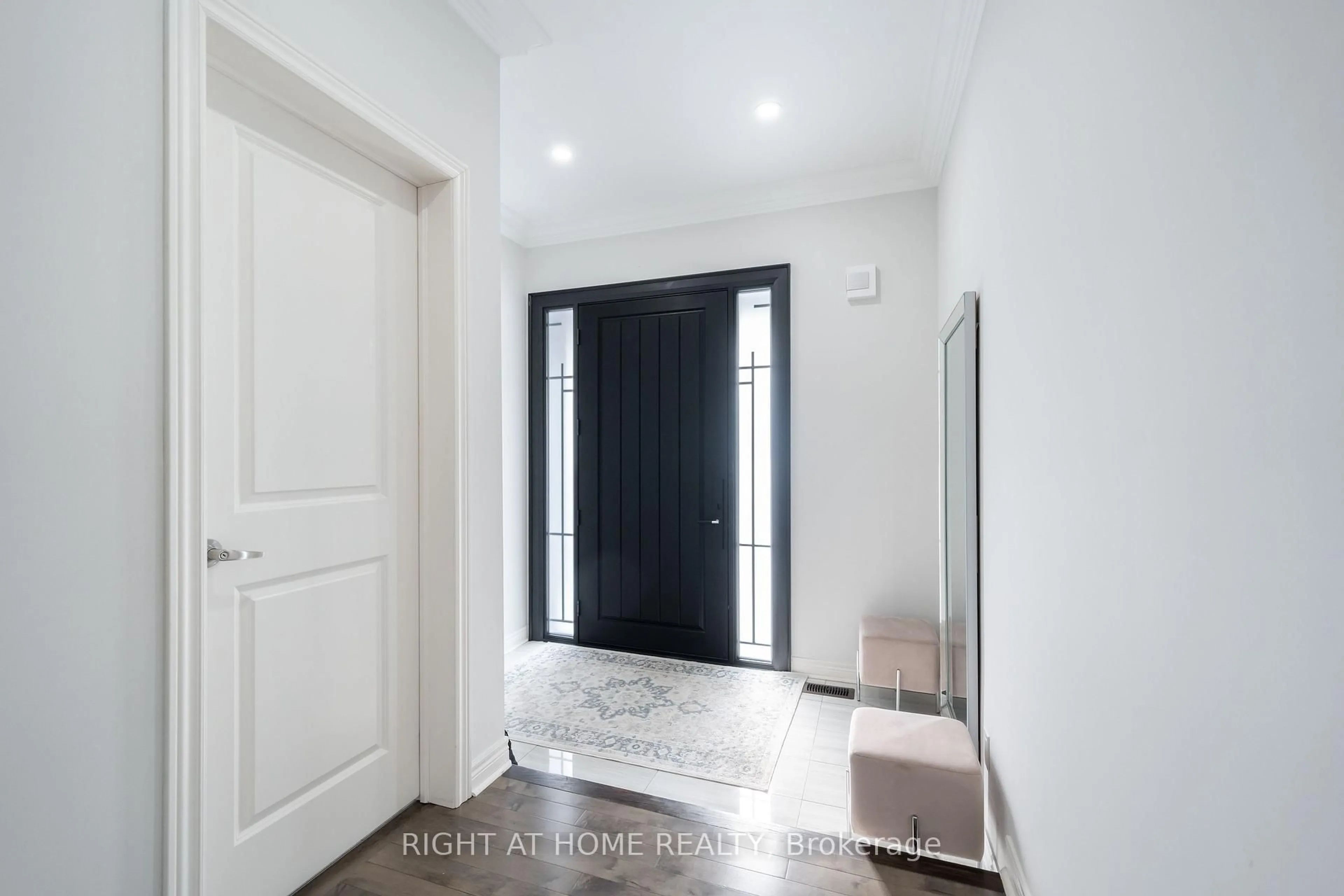 Indoor entryway for 12 Tupling St, Bradford West Gwillimbury Ontario L3Z 0W8