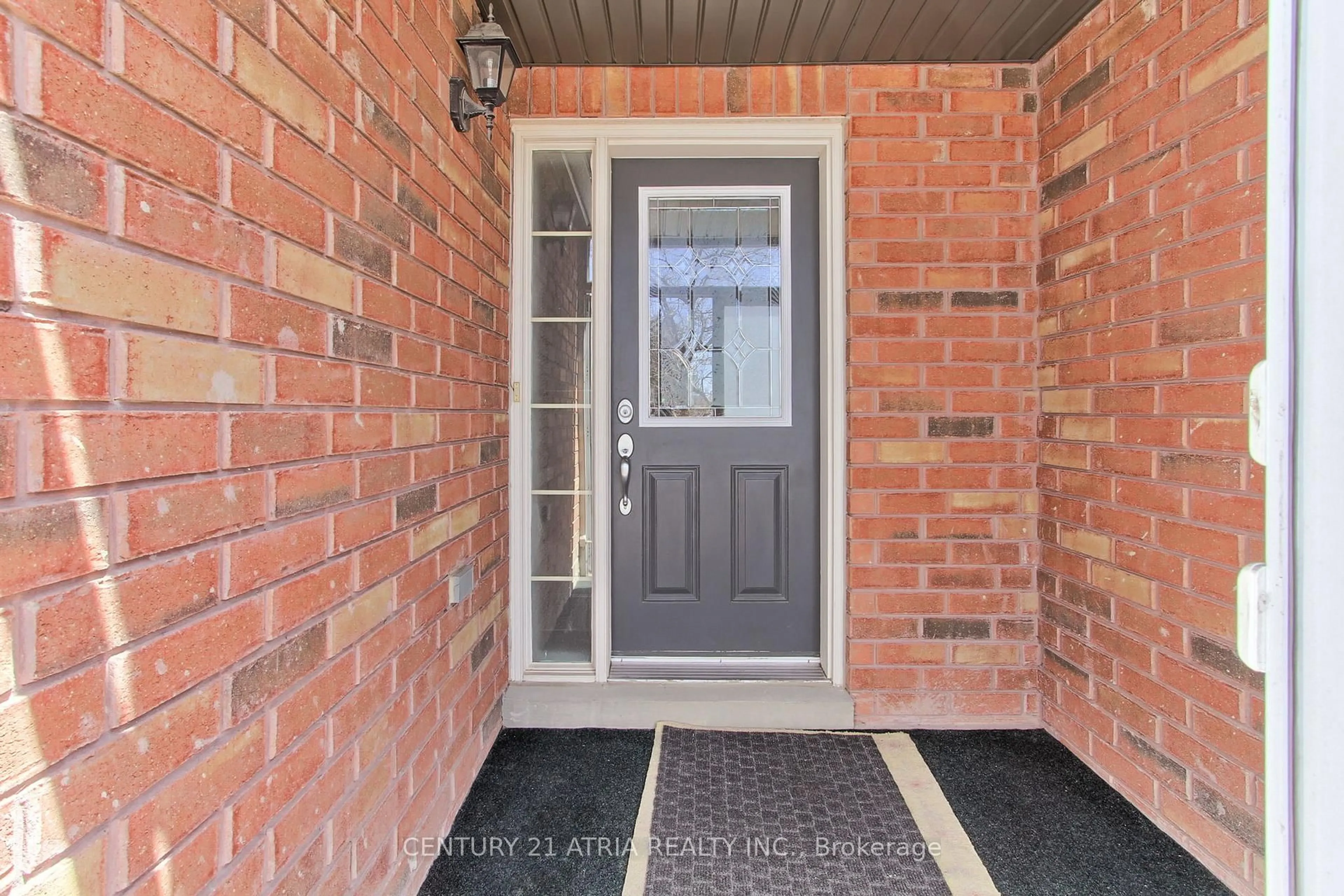 Indoor entryway for 163 Zokol Dr, Aurora Ontario L4G 0C4