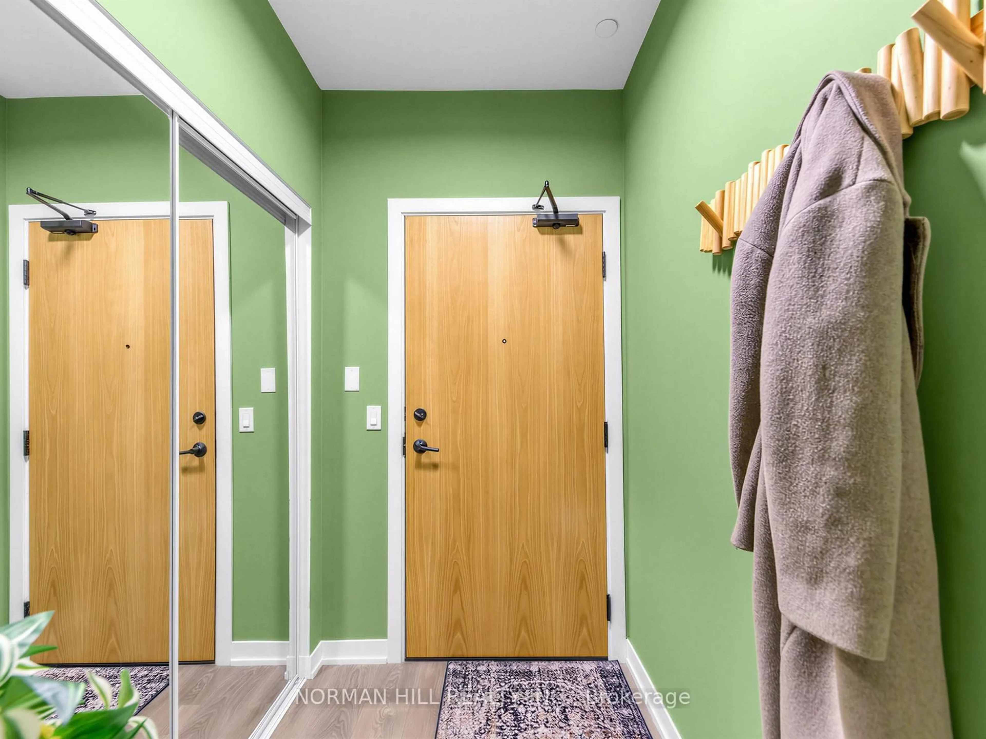 Indoor entryway for 7950 Bathurst St #701, Vaughan Ontario L4J 0L4