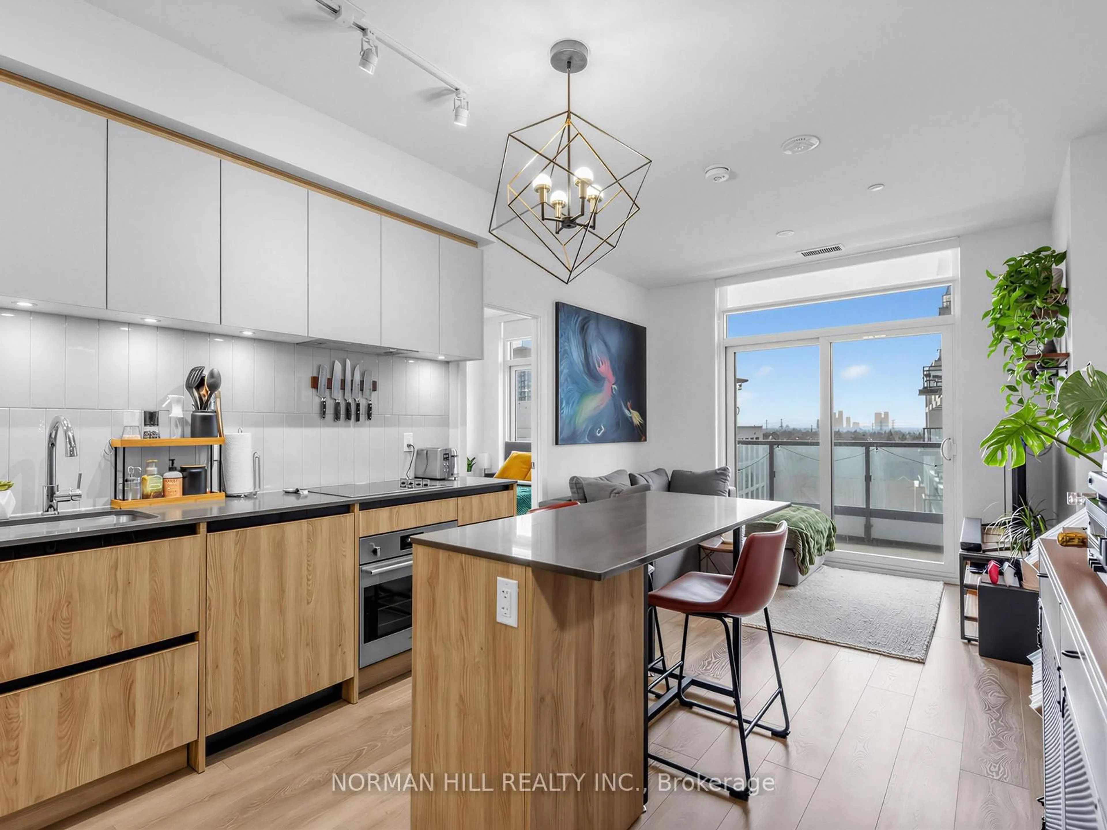 Open concept kitchen, wood/laminate floor for 7950 Bathurst St #701, Vaughan Ontario L4J 0L4