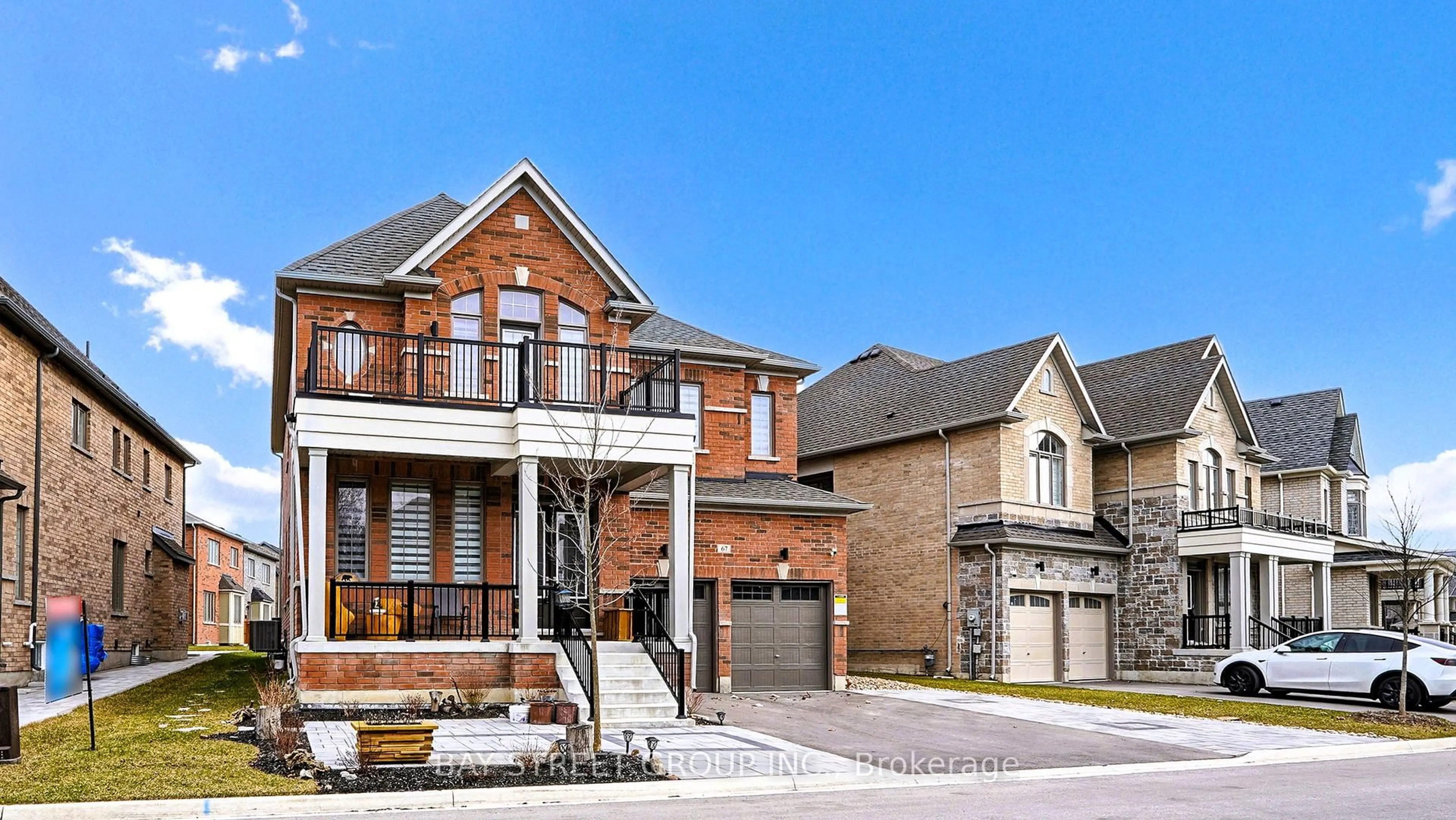 Home with brick exterior material, street for 67 Marlene Johnston Dr, East Gwillimbury Ontario L9N 1K3