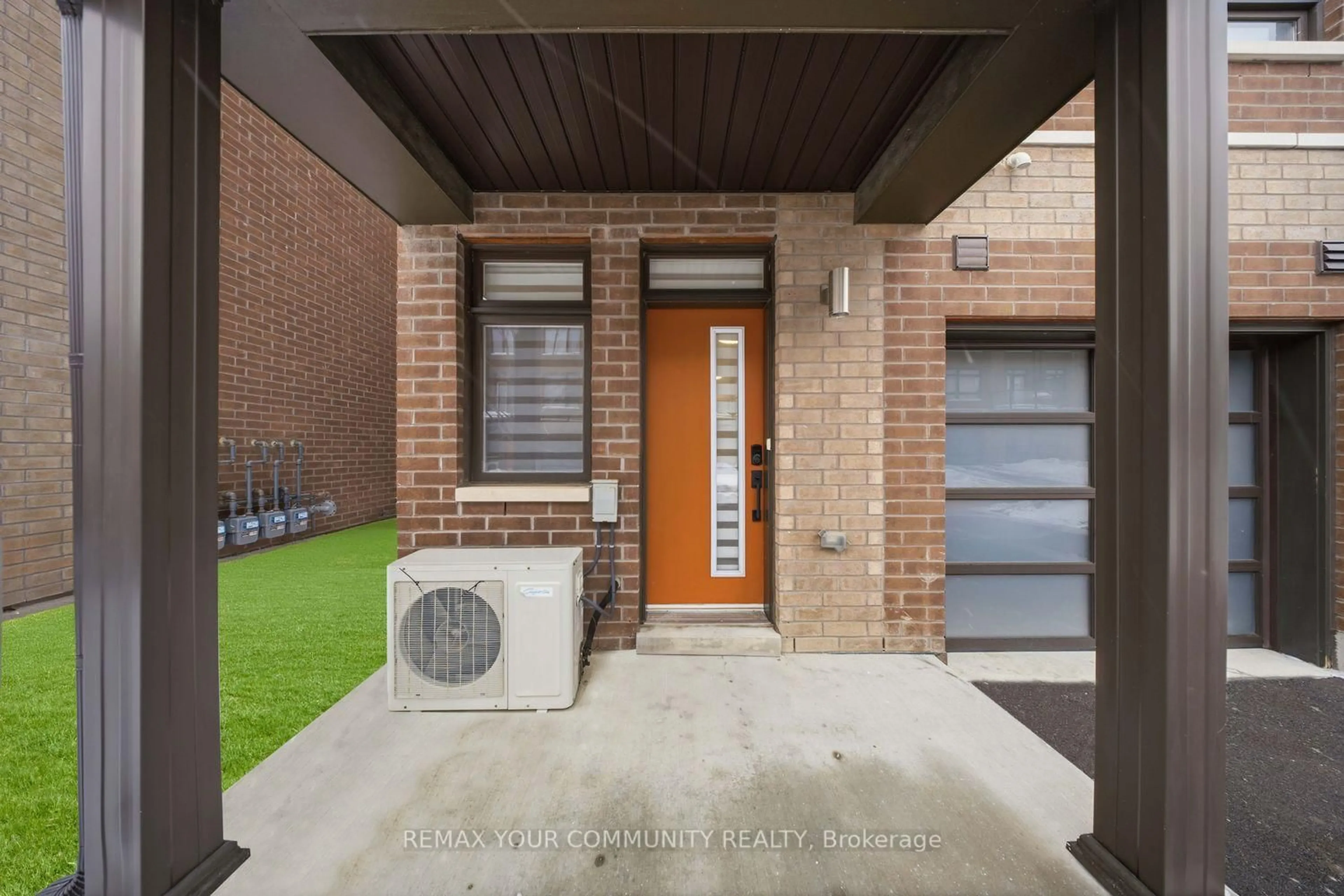 Home with brick exterior material, street for 21 Hearne St, Vaughan Ontario L4L 0L9