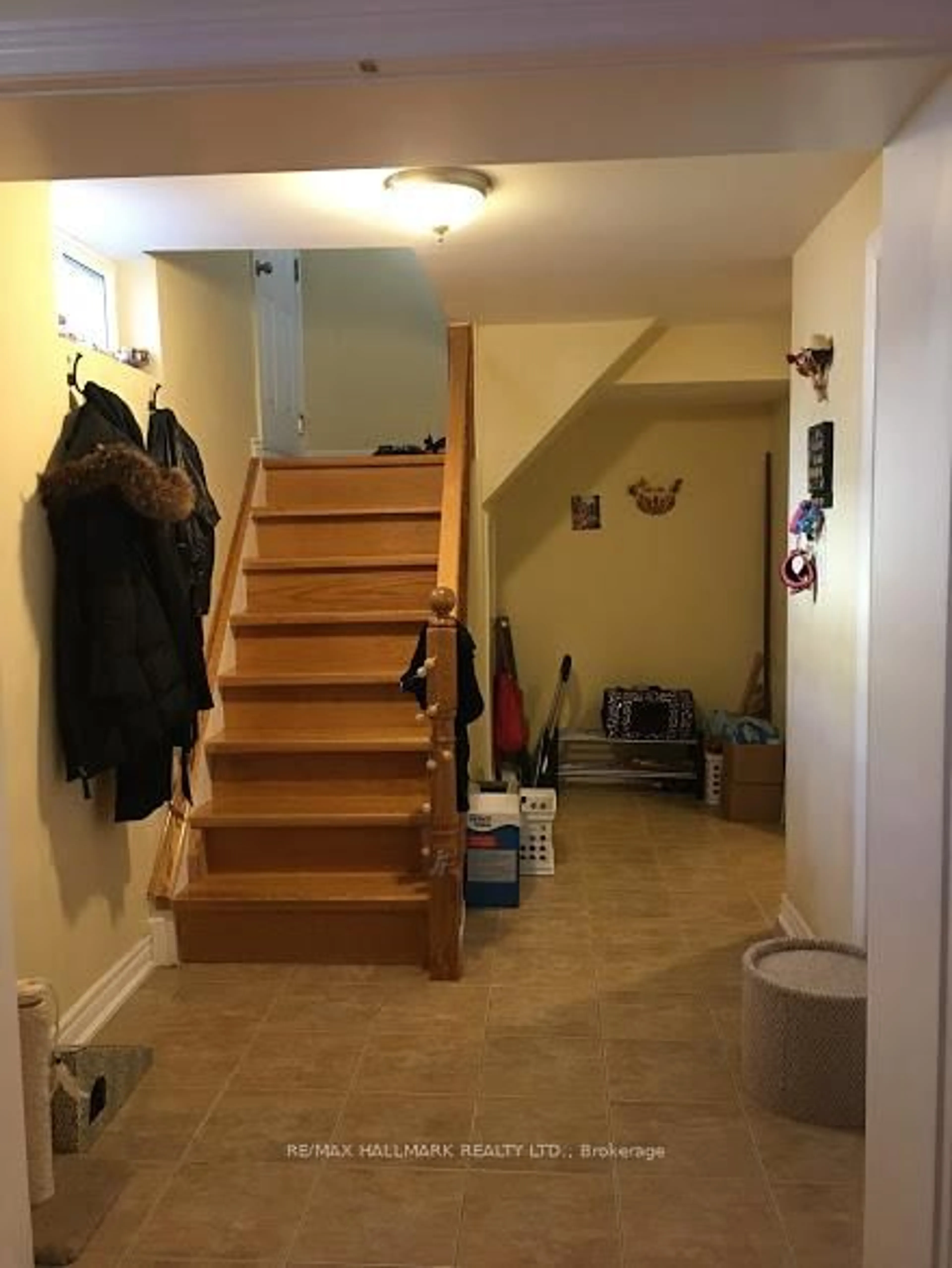 Unknown for 415 Marybay Cres, Richmond Hill Ontario L4C 2X5