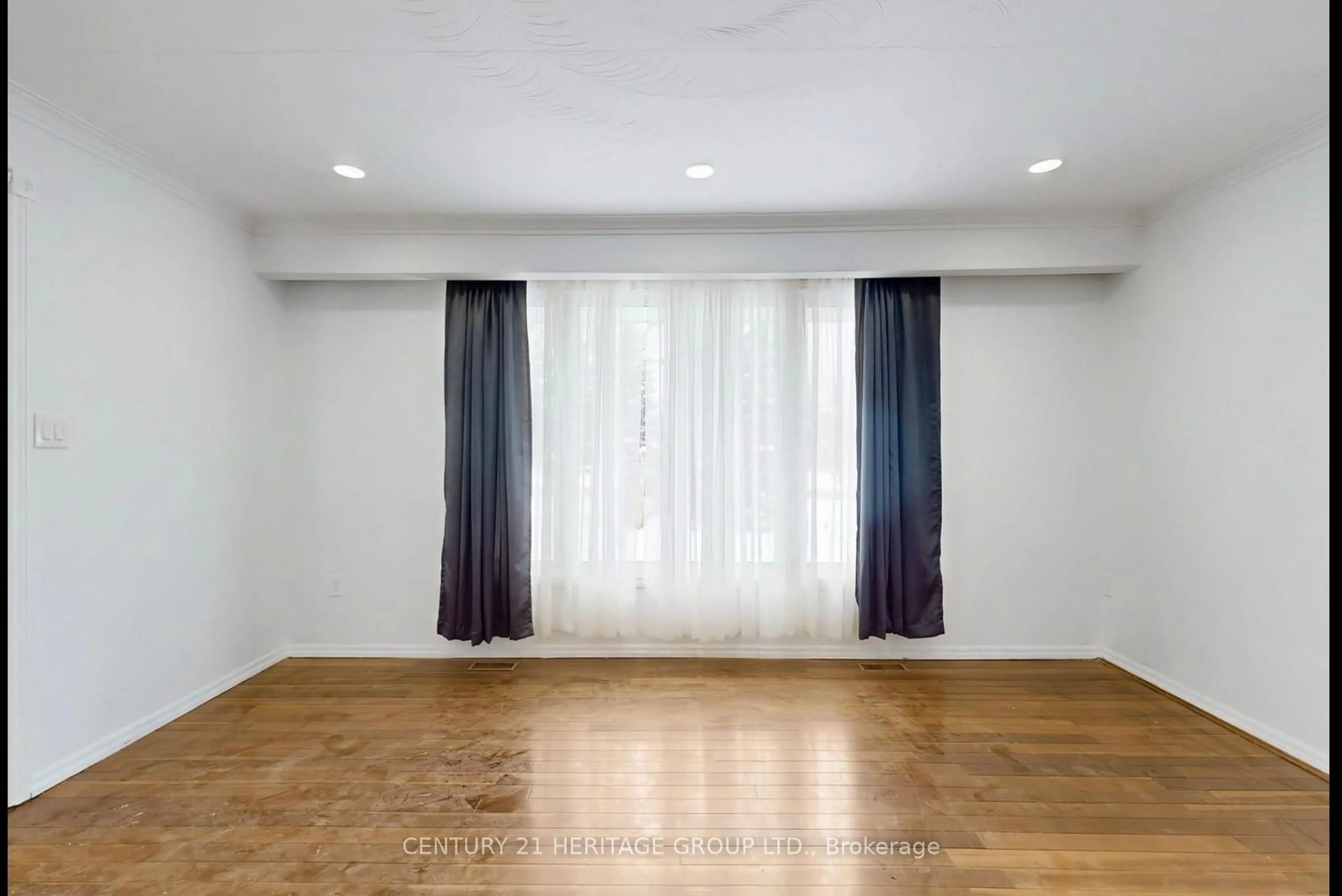 A pic of a room for 20015 Bathurst St, East Gwillimbury Ontario L9N 1N3