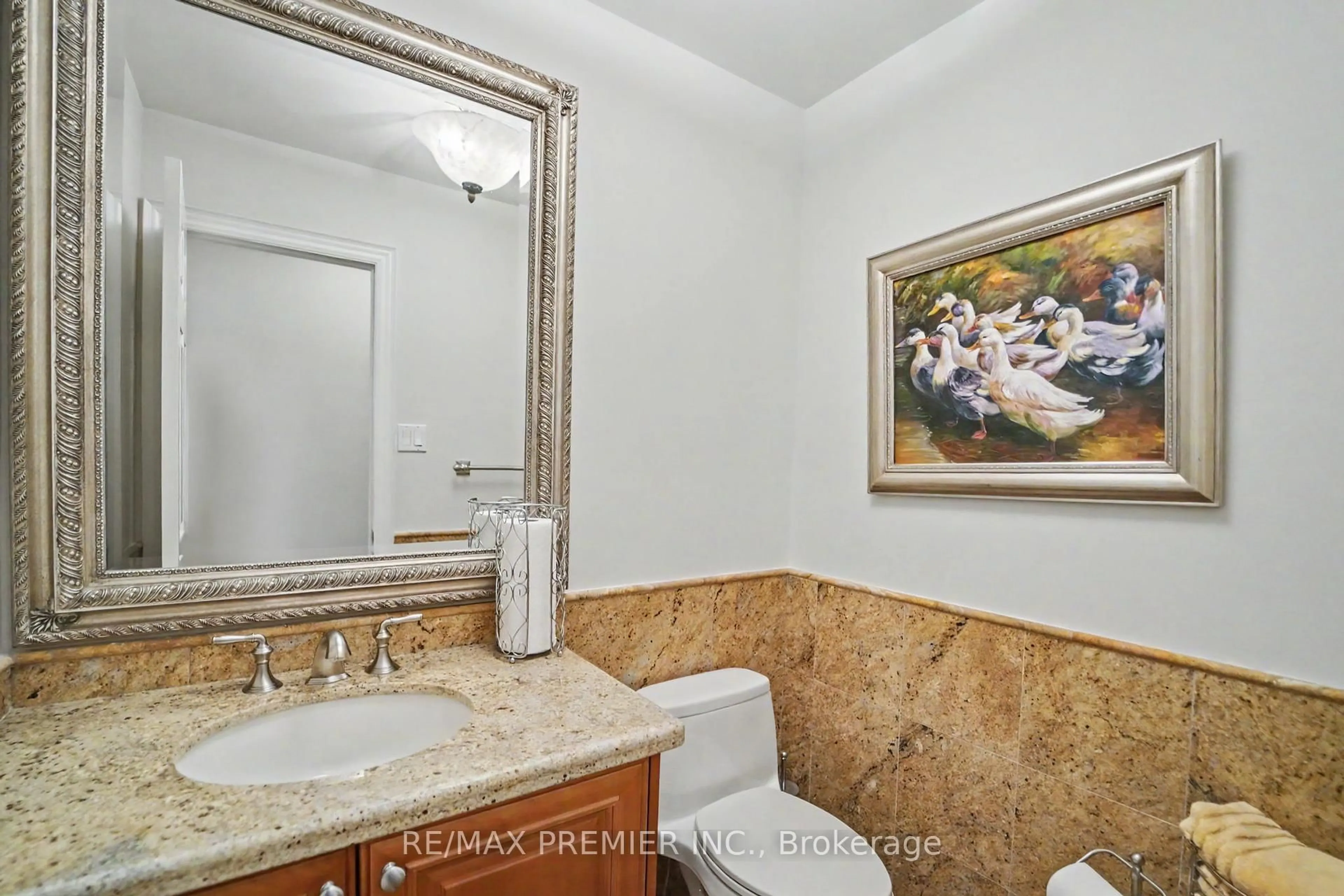 Standard bathroom, ceramic/tile floor for 112 Bourbon St, Vaughan Ontario L4L 6Y9