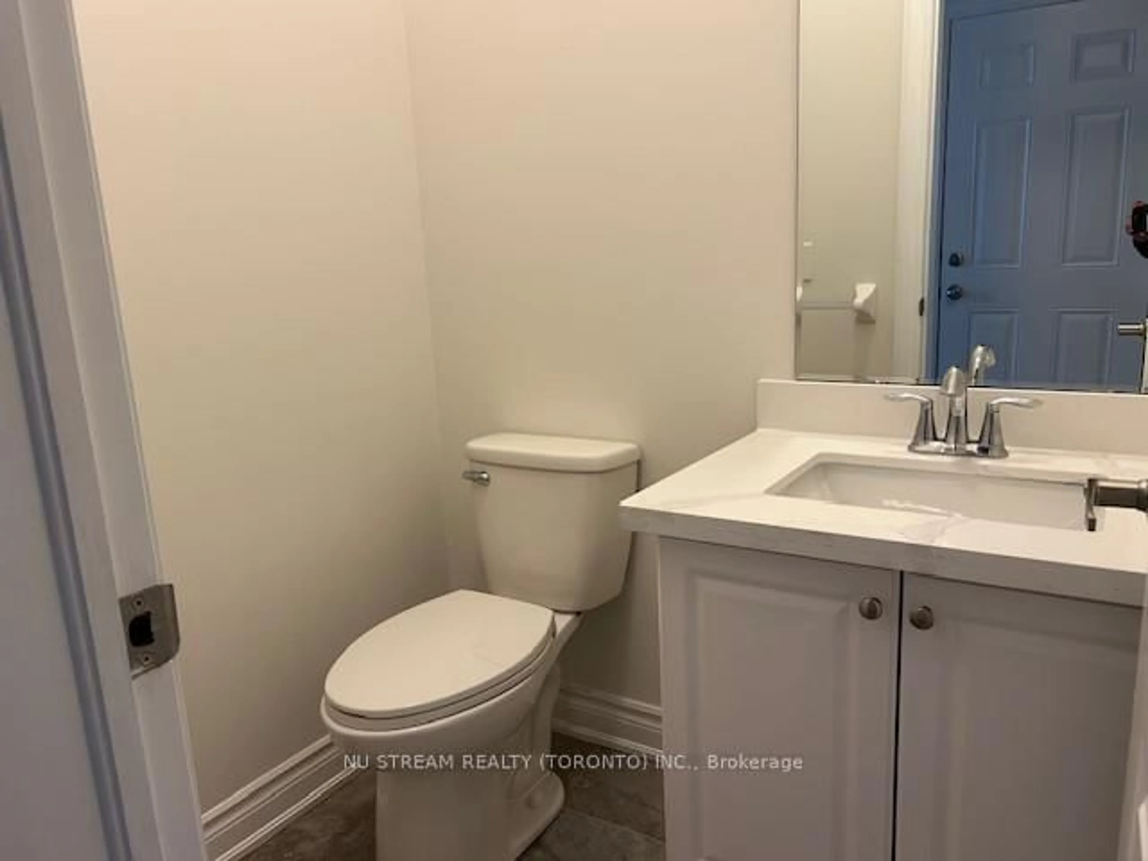 Standard bathroom, unknown for 30 Baleberry Cres, East Gwillimbury Ontario L9N 0P2