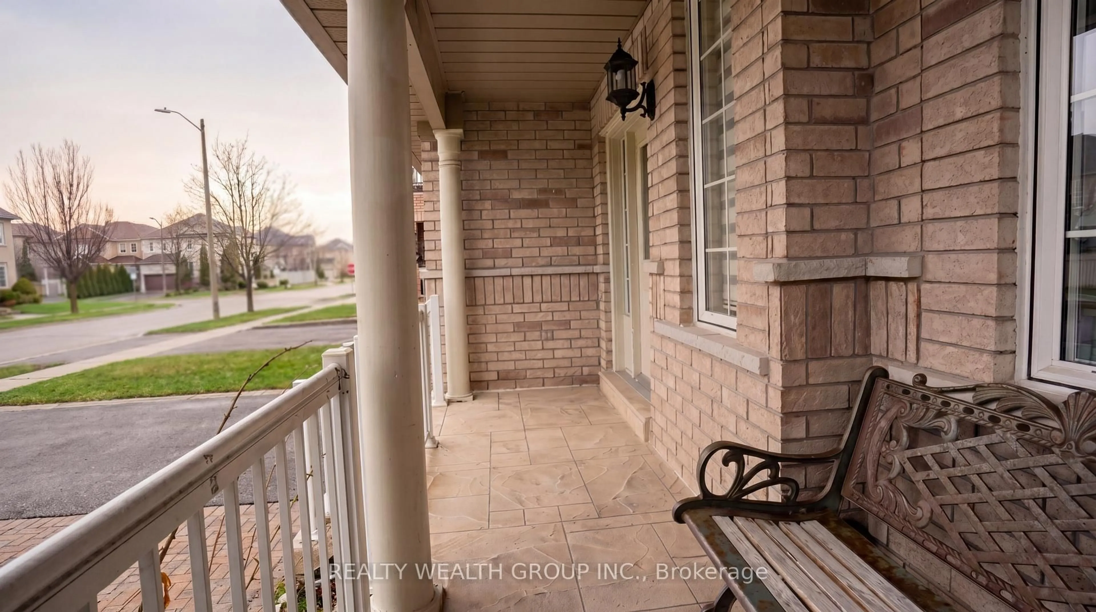 Patio, street for 212 Vellore Woods Blvd, Vaughan Ontario L4H 1Y5
