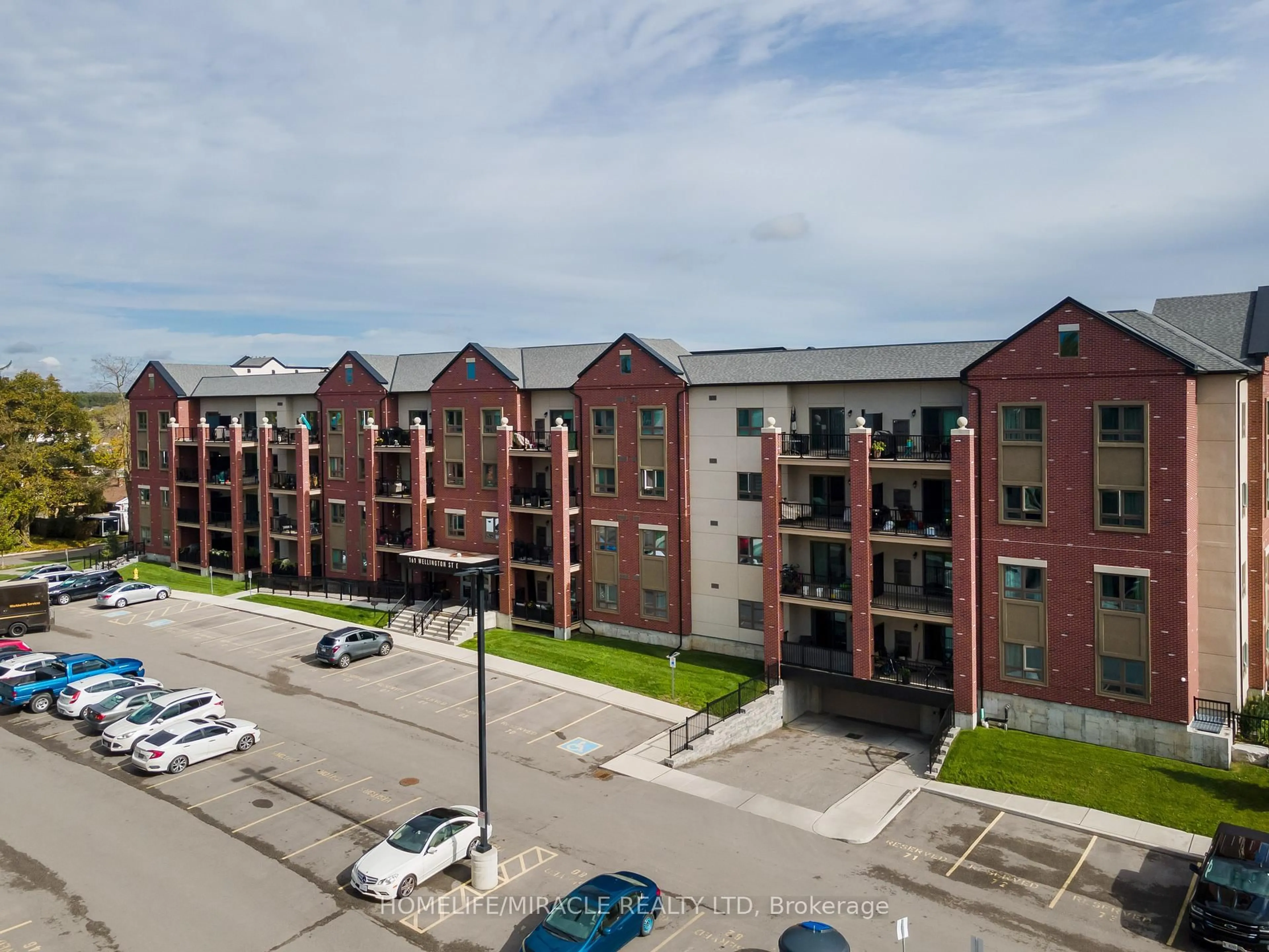 A pic from outside/outdoor area/front of a property/back of a property/a pic from drone, city buildings view from balcony for 161 Wellington St #304, New Tecumseth Ontario L9R 0R8