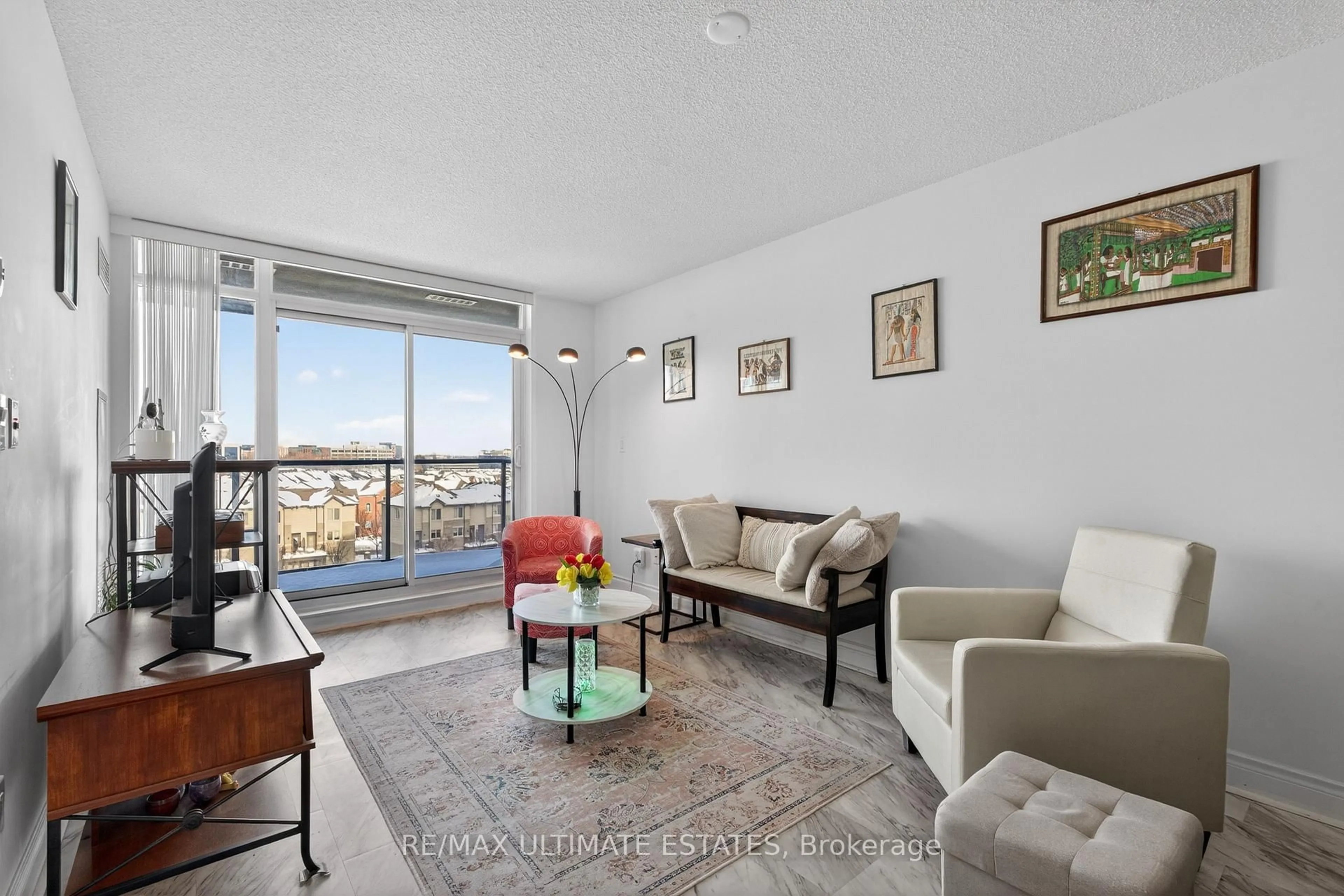 Living room with furniture, unknown for 253 South Park Rd #709, Markham Ontario L3T 0B4