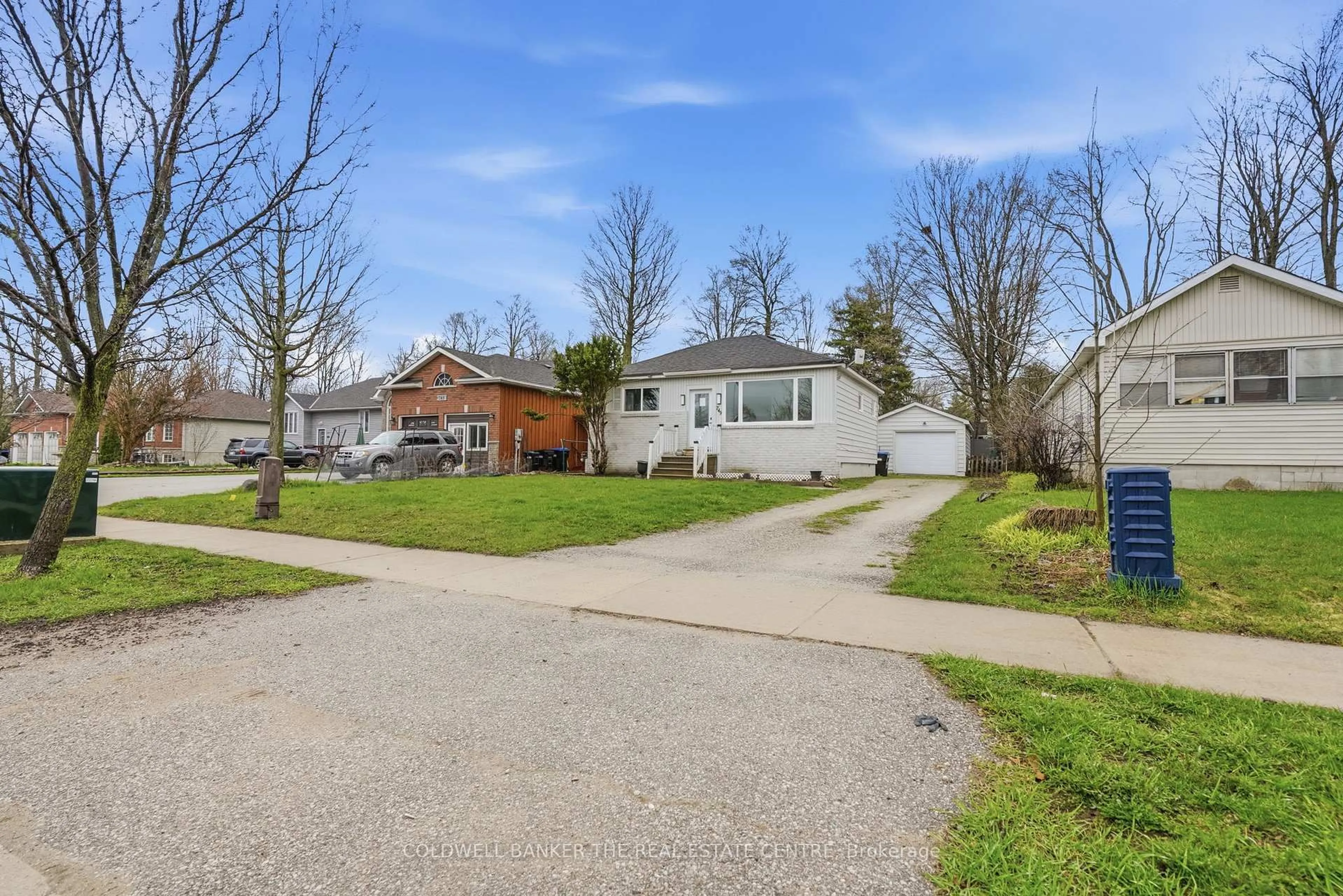 A pic from outside/outdoor area/front of a property/back of a property/a pic from drone, street for 749 Innisfil Beach Rd, Innisfil Ontario L9S 4E4