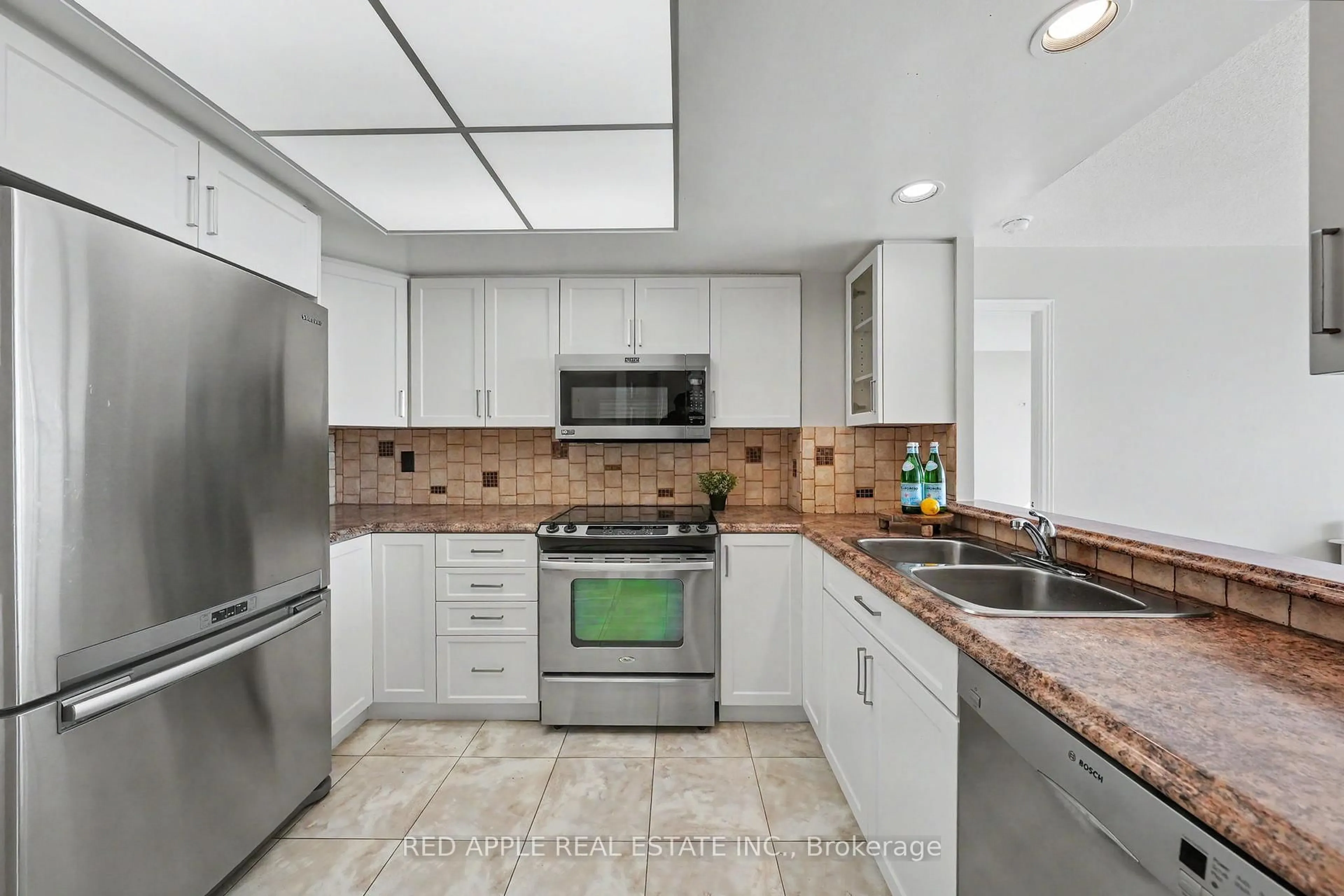 Unknown for 270 Davis Dr #1106, Newmarket Ontario L3Y 8K2