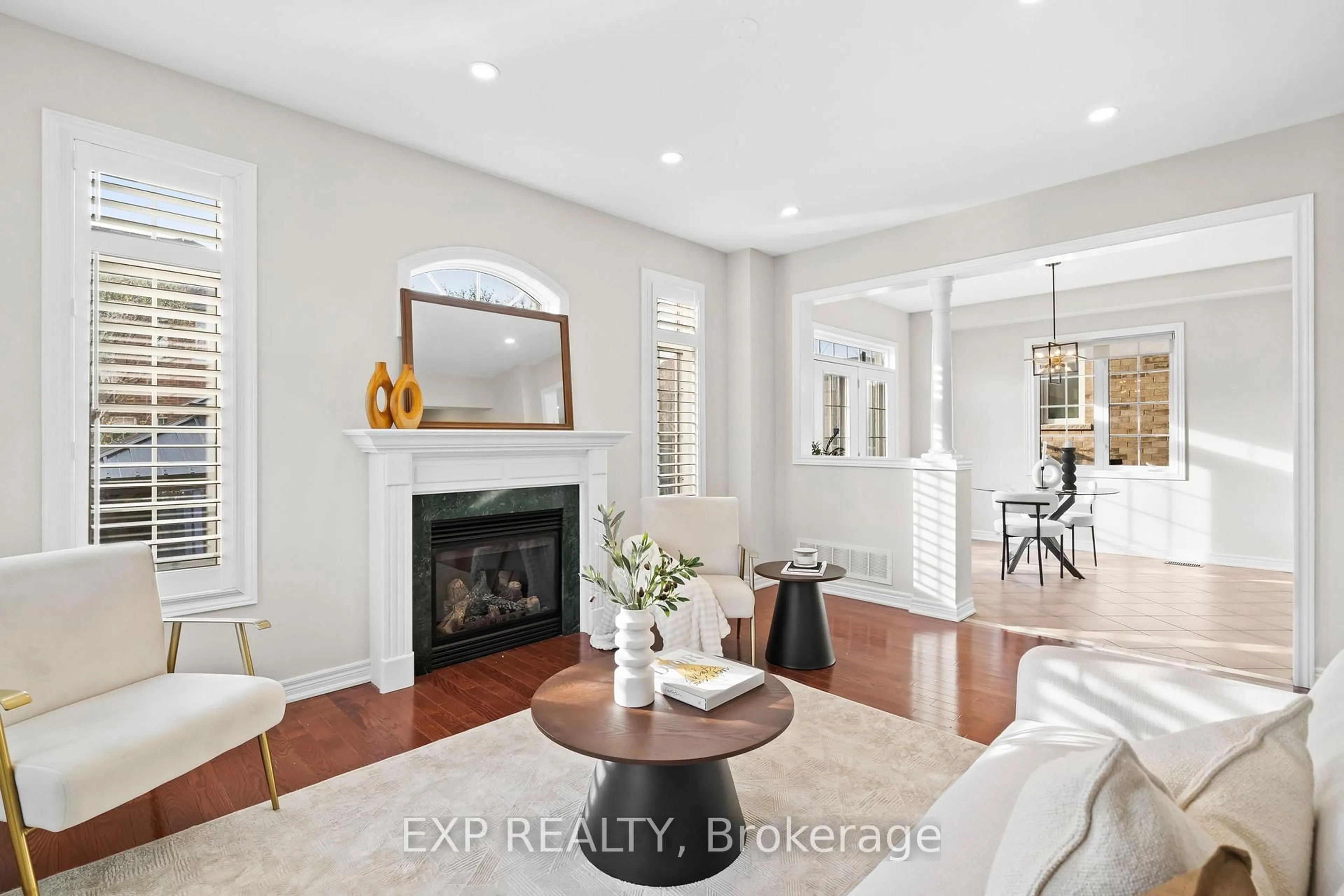 Living room with furniture, unknown for 16 Caprara Cres, Markham Ontario L6B 0B7